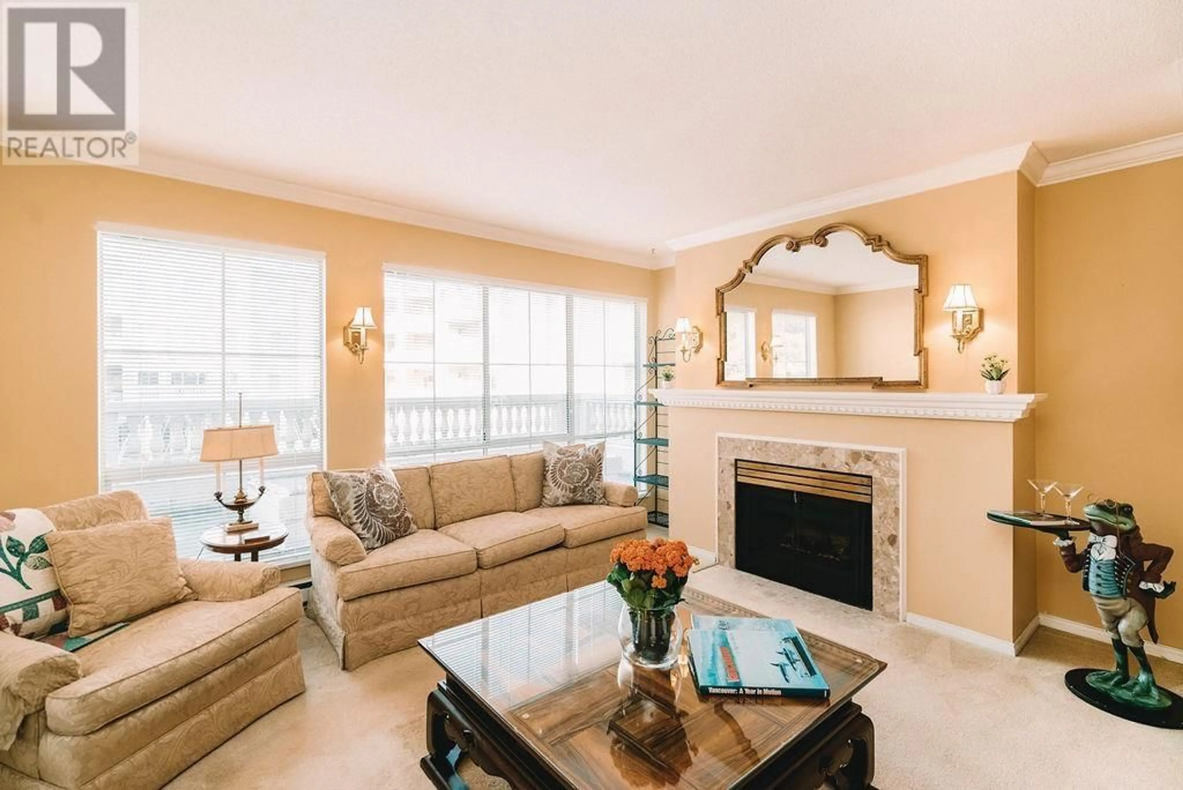 Living room, wood floors for 116 8580 GENERAL CURRIE ROAD, Richmond British Columbia V6Y3V5