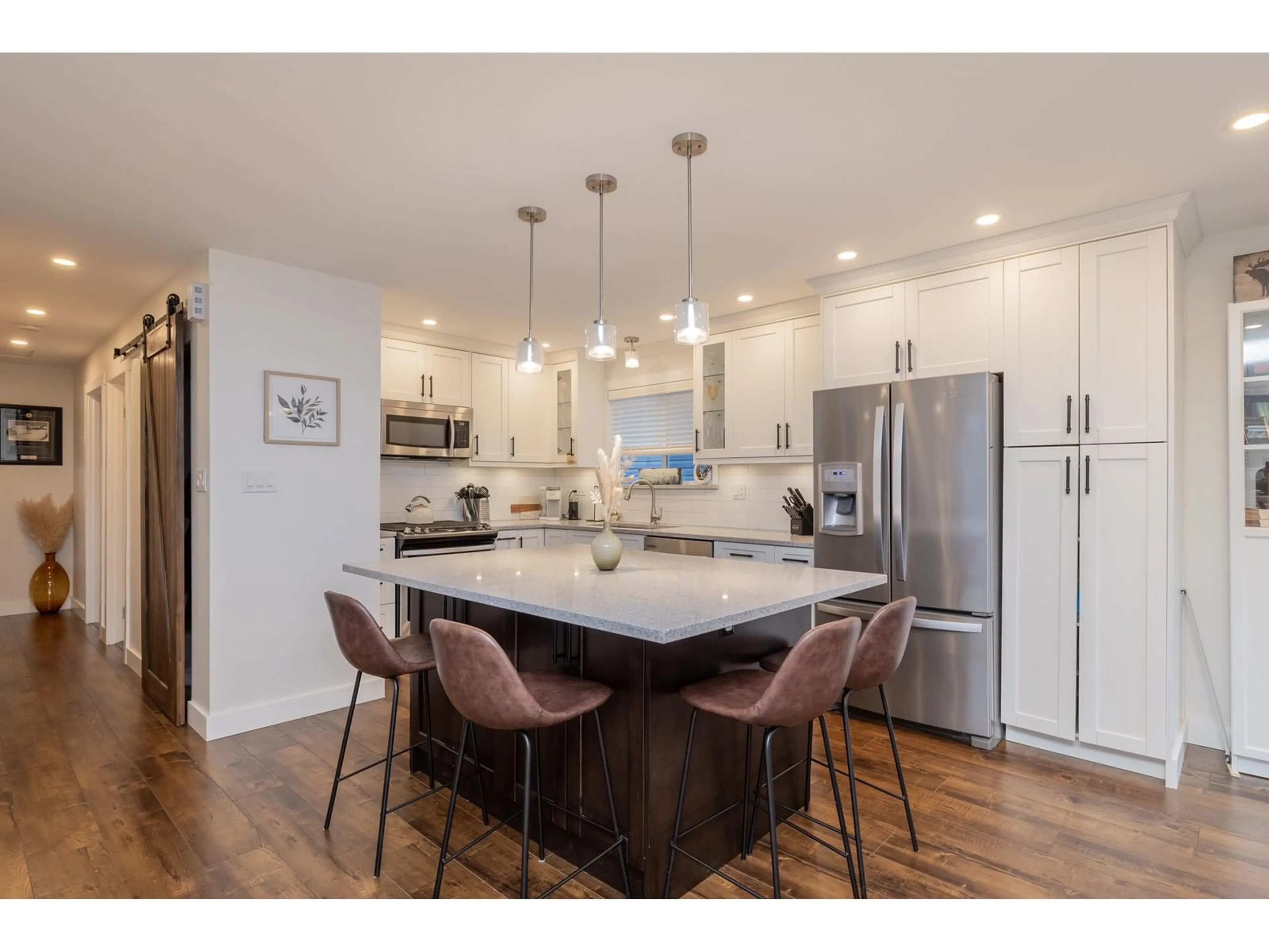 Open concept kitchen for 2866 WOODLAND DRIVE, Langley British Columbia V2Y1G5