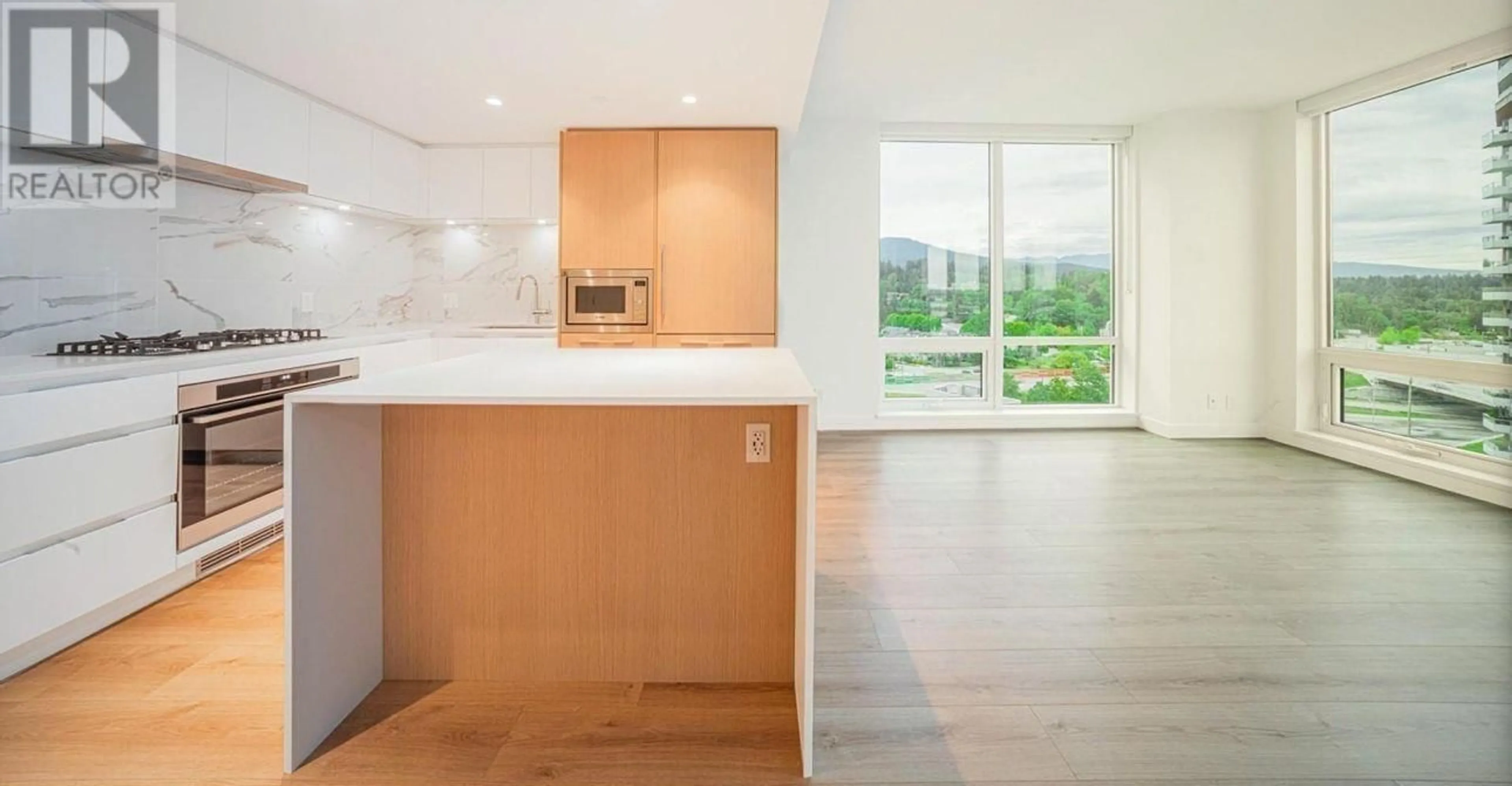 Open concept kitchen for 1401 1500 FERN STREET, North Vancouver British Columbia V7J1H6