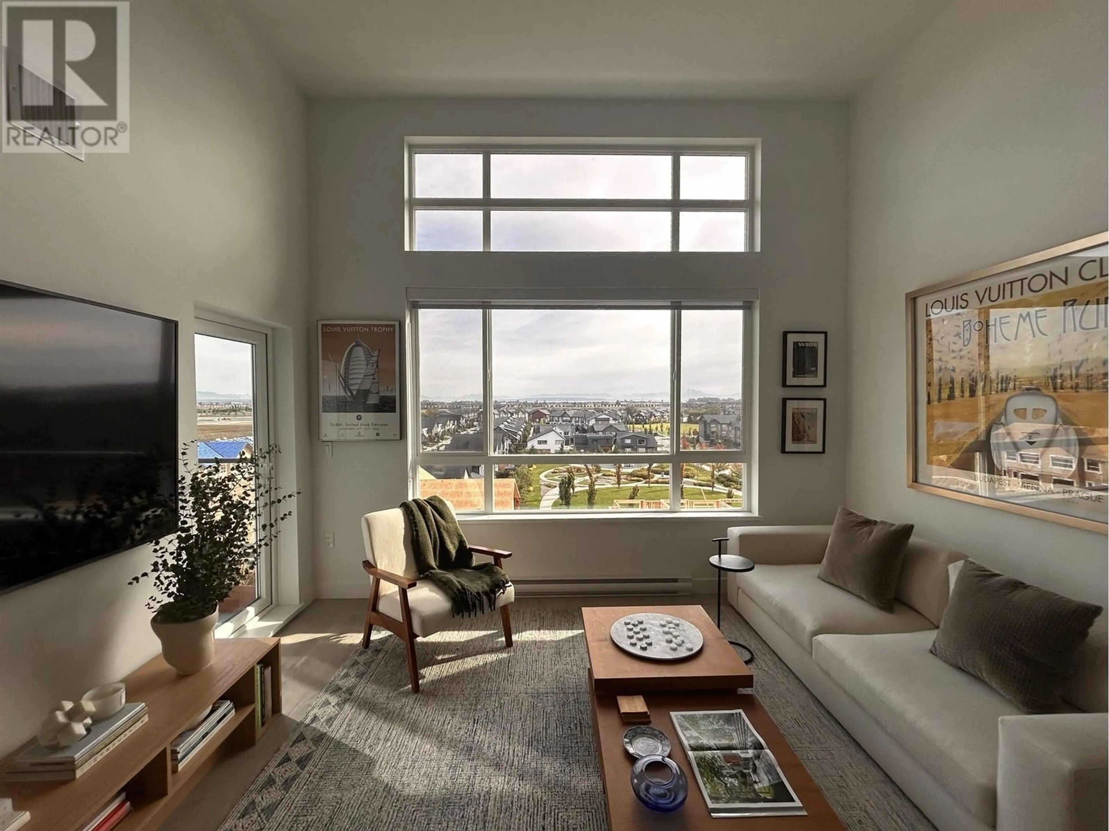 Living room, wood floors for 609 2499 RABBIT DRIVE, Tsawwassen British Columbia V4M0G4