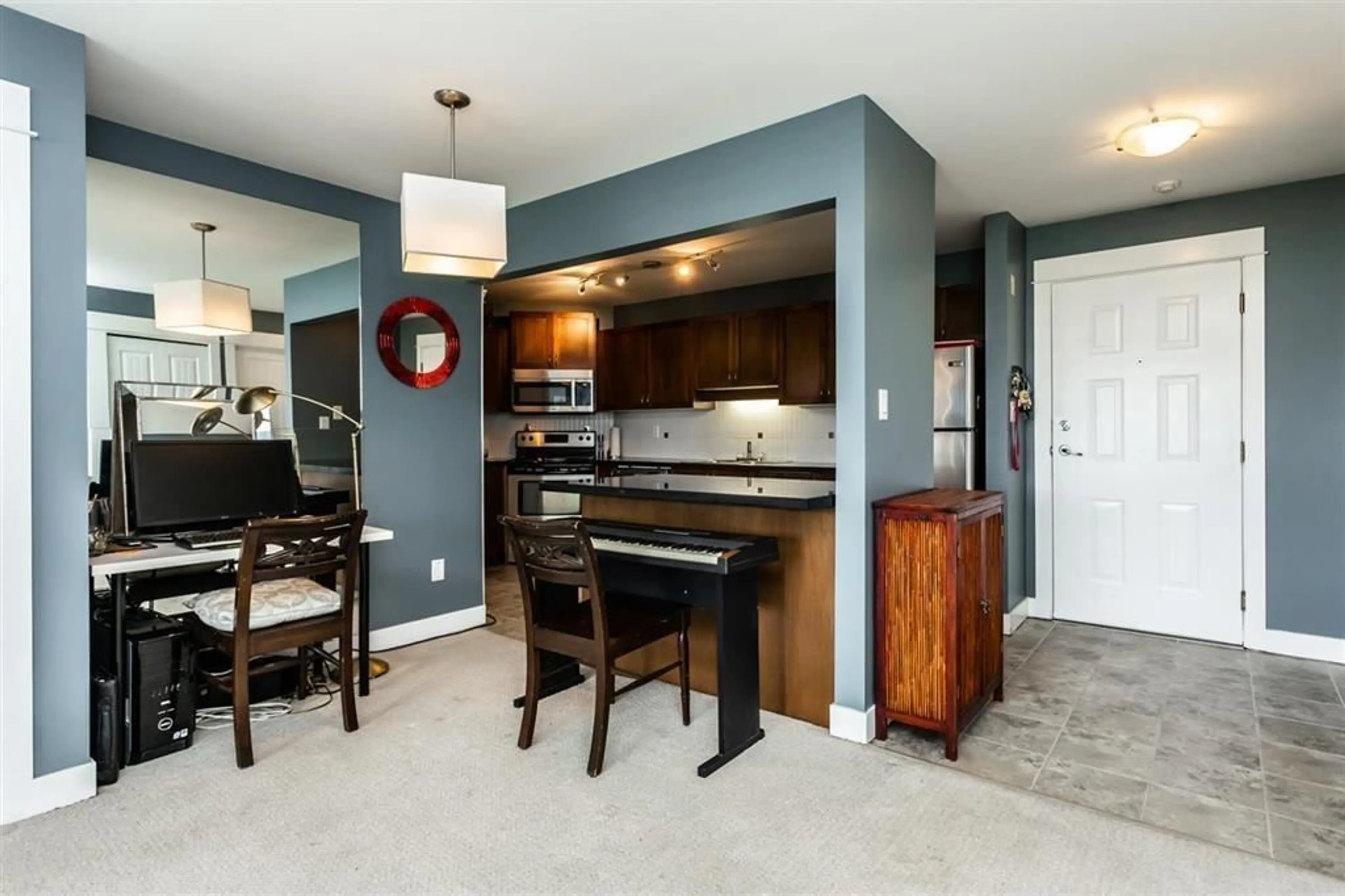 Open concept kitchen for 216 32725 GEORGE FERGUSON WAY, Abbotsford British Columbia V2T5M5