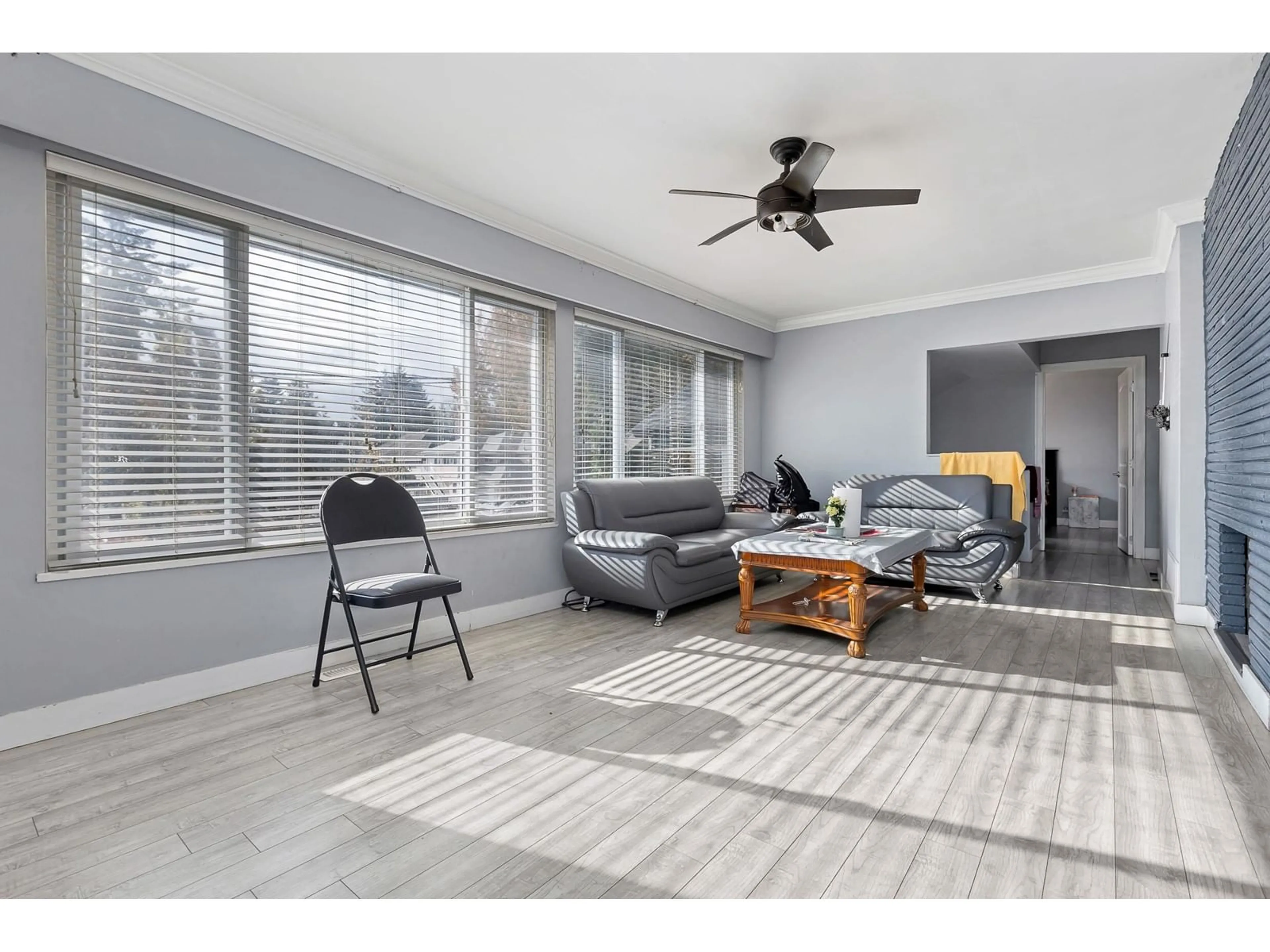 Living room, wood floors for 14433 86A AVENUE, Surrey British Columbia V3S2R2