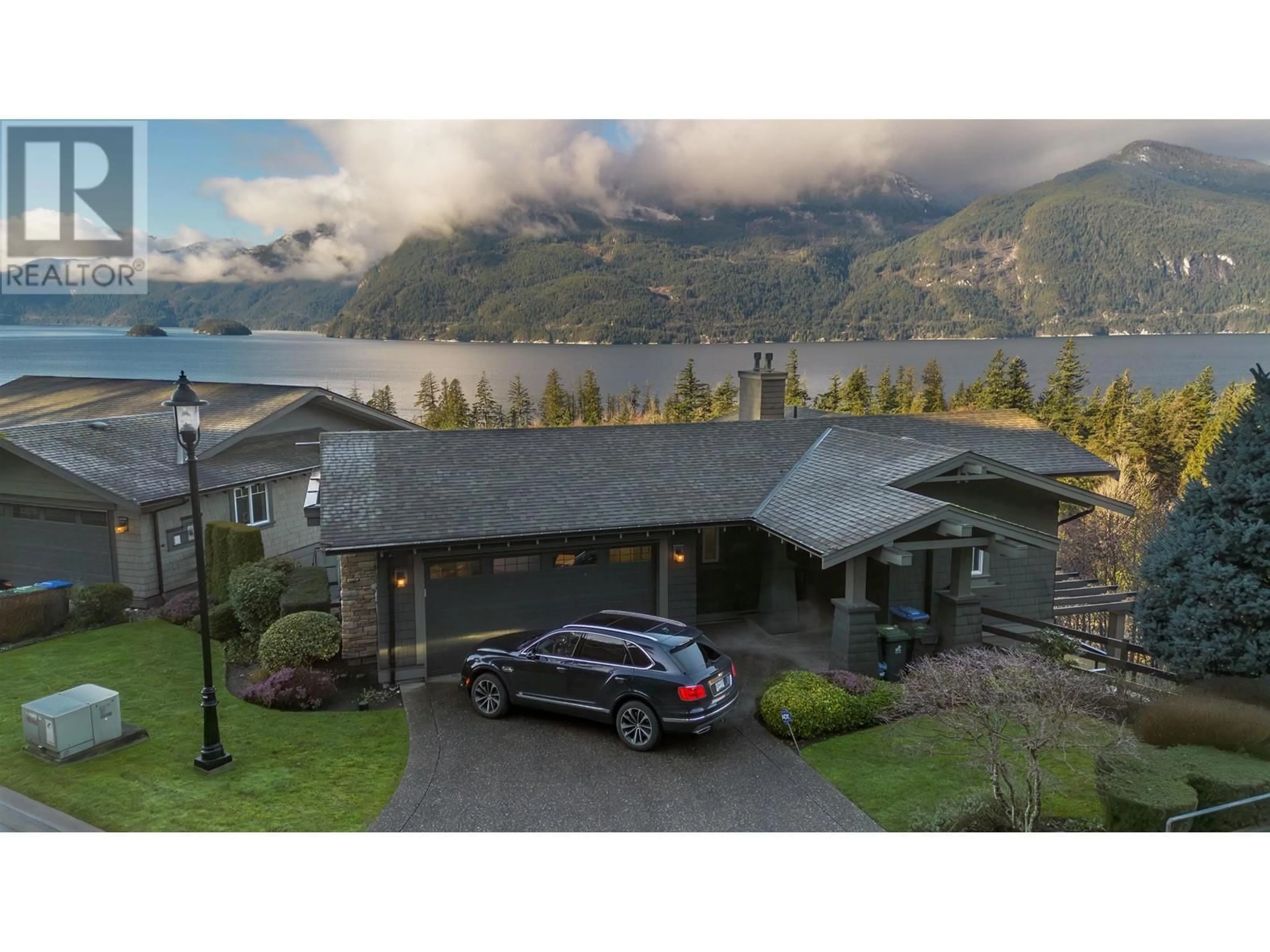 A pic from exterior of the house or condo, cottage for 800 OCEAN CREST DRIVE, West Vancouver British Columbia V8B1A3