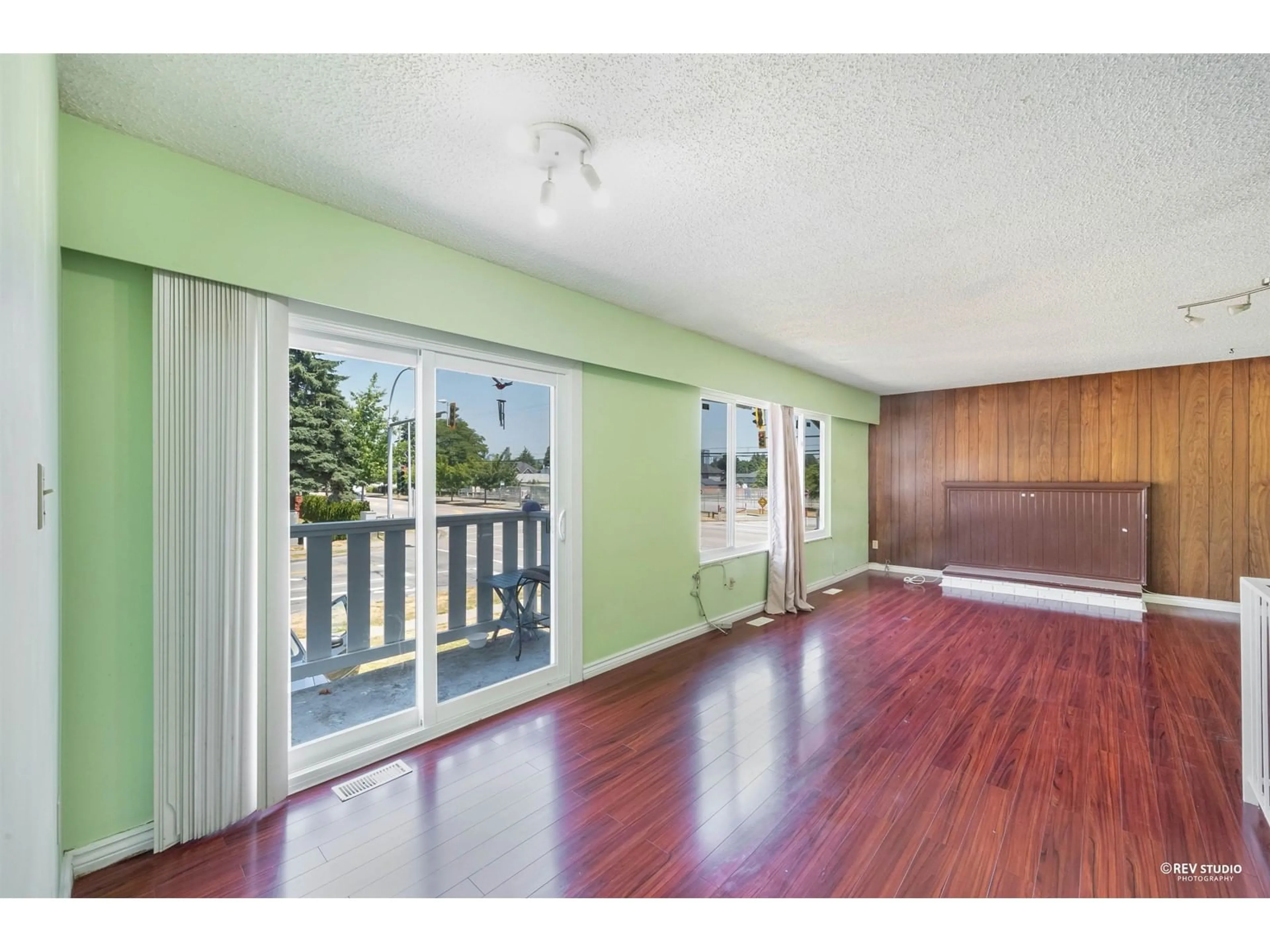 A pic of a room, wood floors for 12790 92 AVENUE, Surrey British Columbia V3V6T8