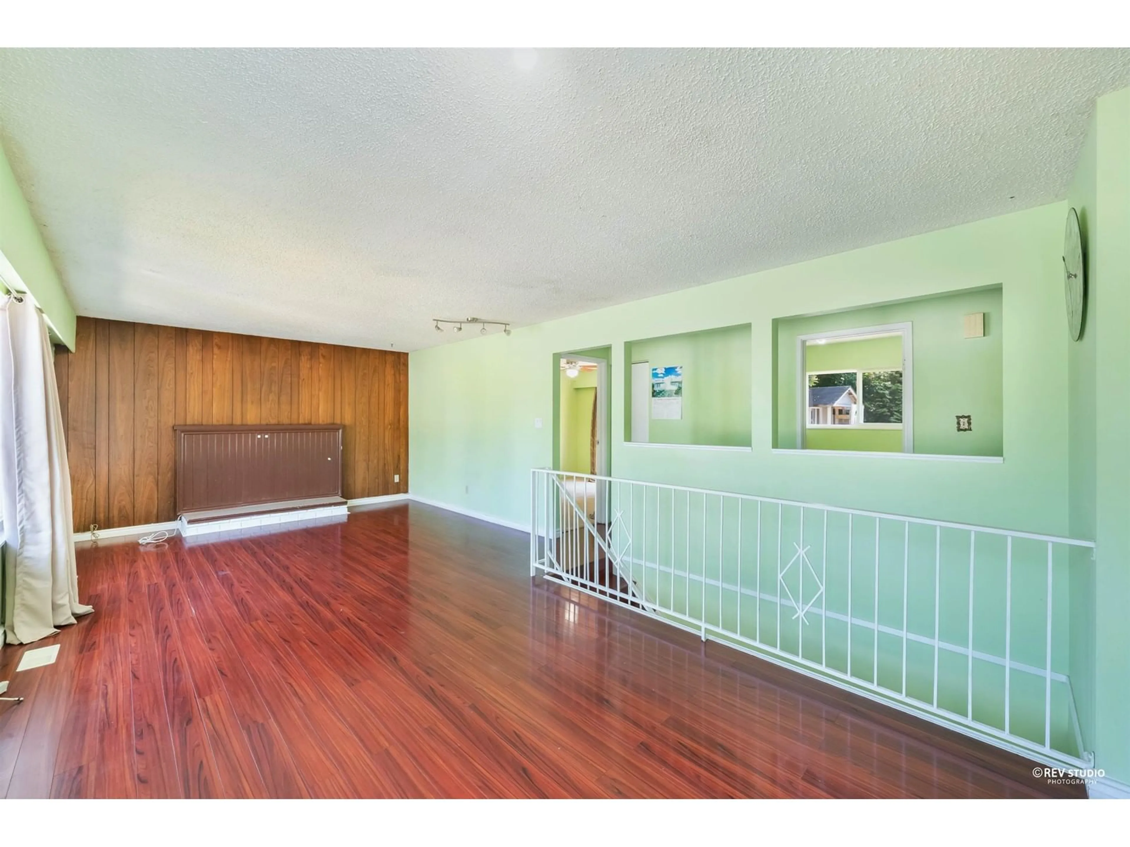 A pic of a room, wood floors for 12790 92 AVENUE, Surrey British Columbia V3V6T8