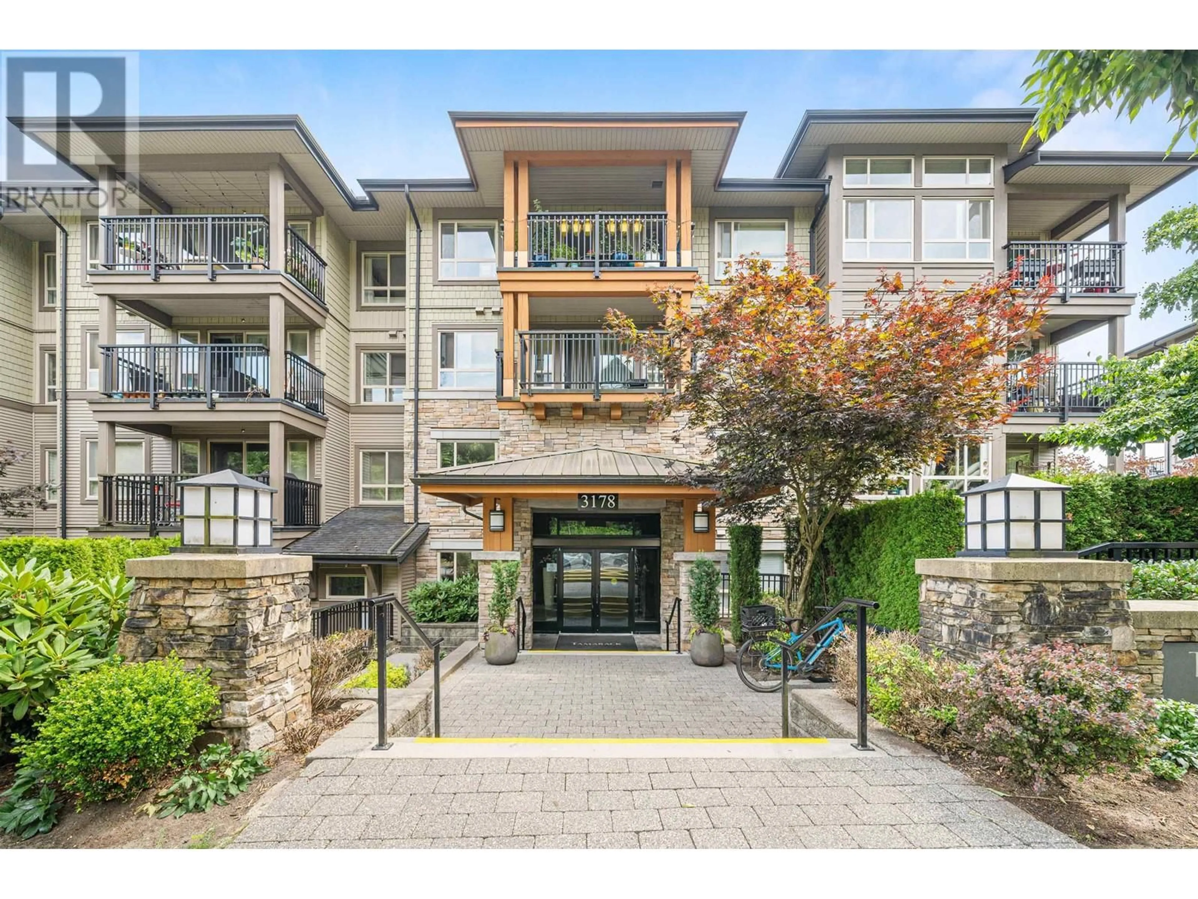 A pic from exterior of the house or condo, the front or back of building for 522 3178 DAYANEE SPRINGS BOULEVARD, Coquitlam British Columbia V3E0B9