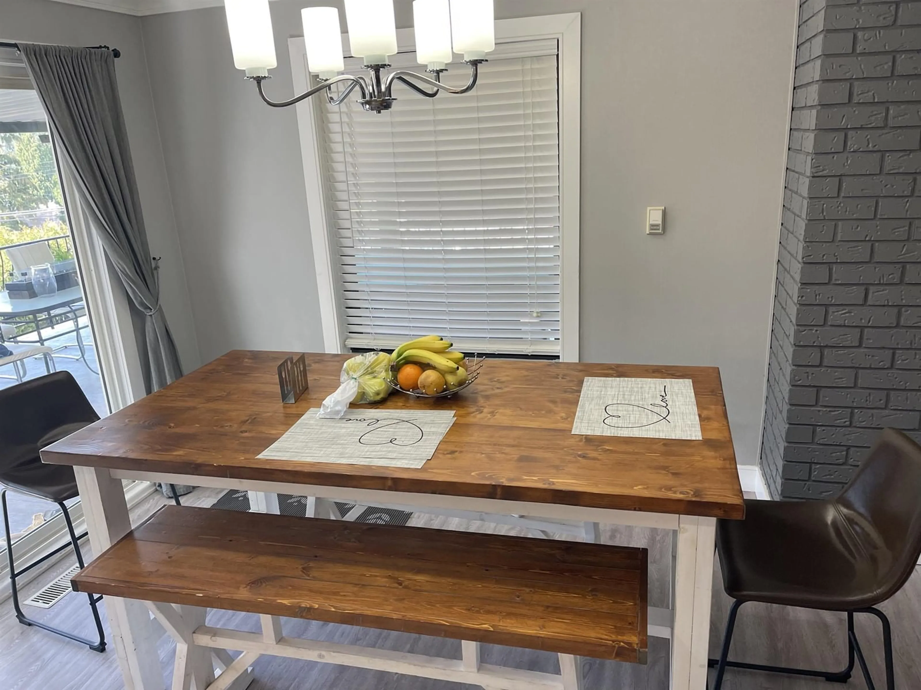 Dining room, wood floors, cottage for 2631 HIGHFIELD CRESCENT, Abbotsford British Columbia V2S4J3