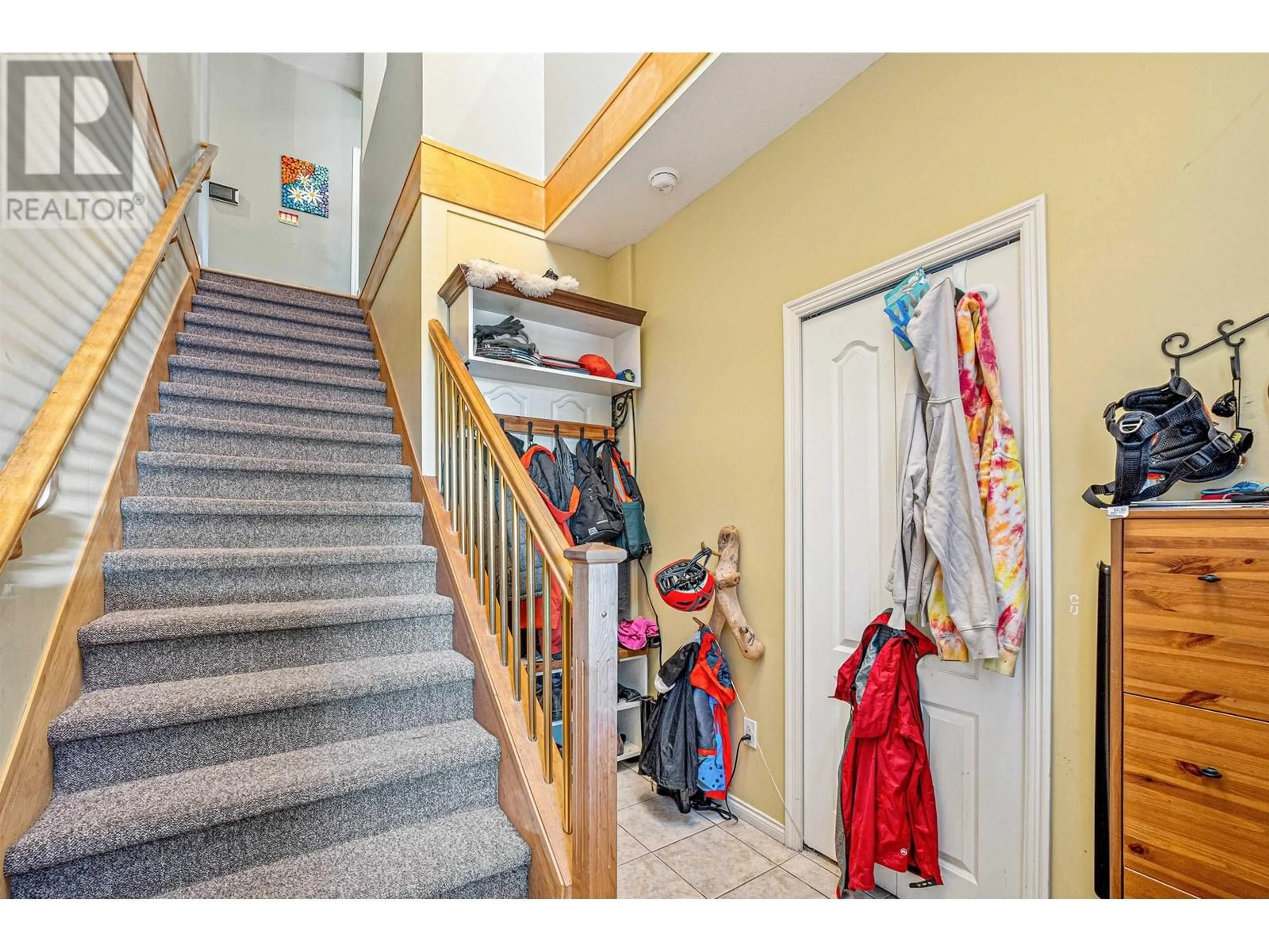 Indoor entryway for 6693 CANADA WAY, Burnaby British Columbia V5E3P9