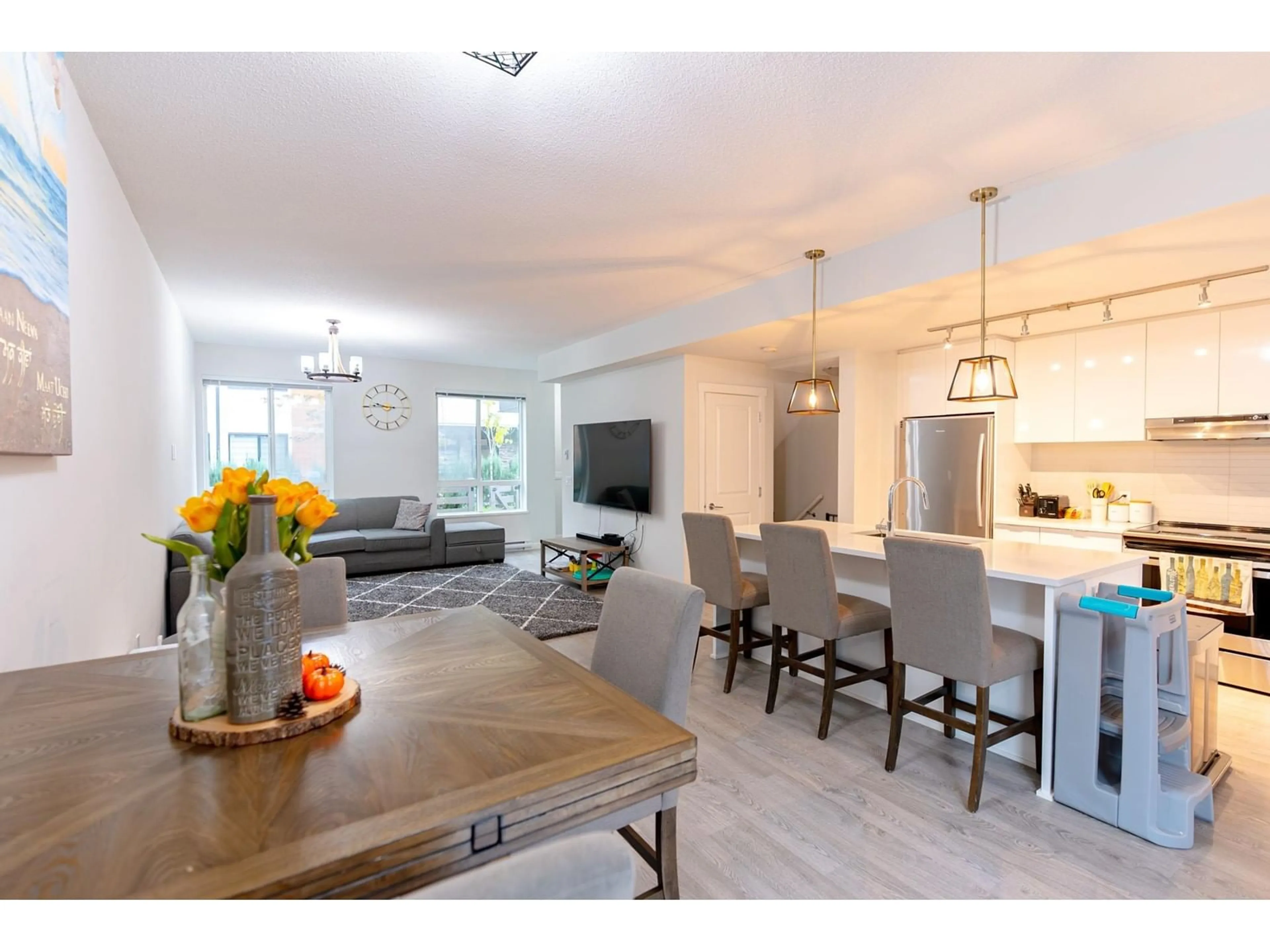 Open concept kitchen for 20 15151 EDMUND DRIVE, Surrey British Columbia V3S0B2