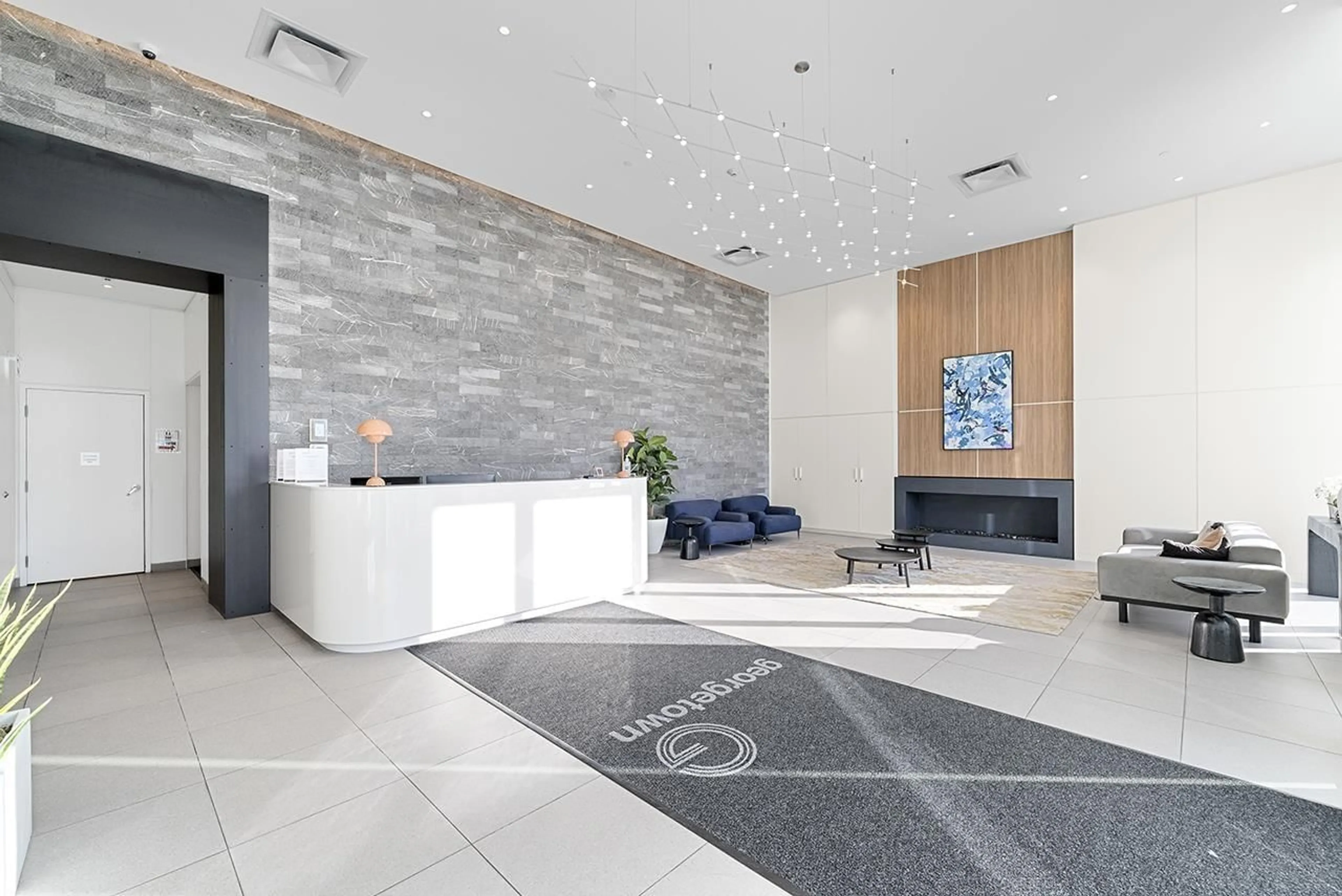 Indoor lobby, ceramic floors for 605 13685 102 AVENUE, Surrey British Columbia V3T0S2