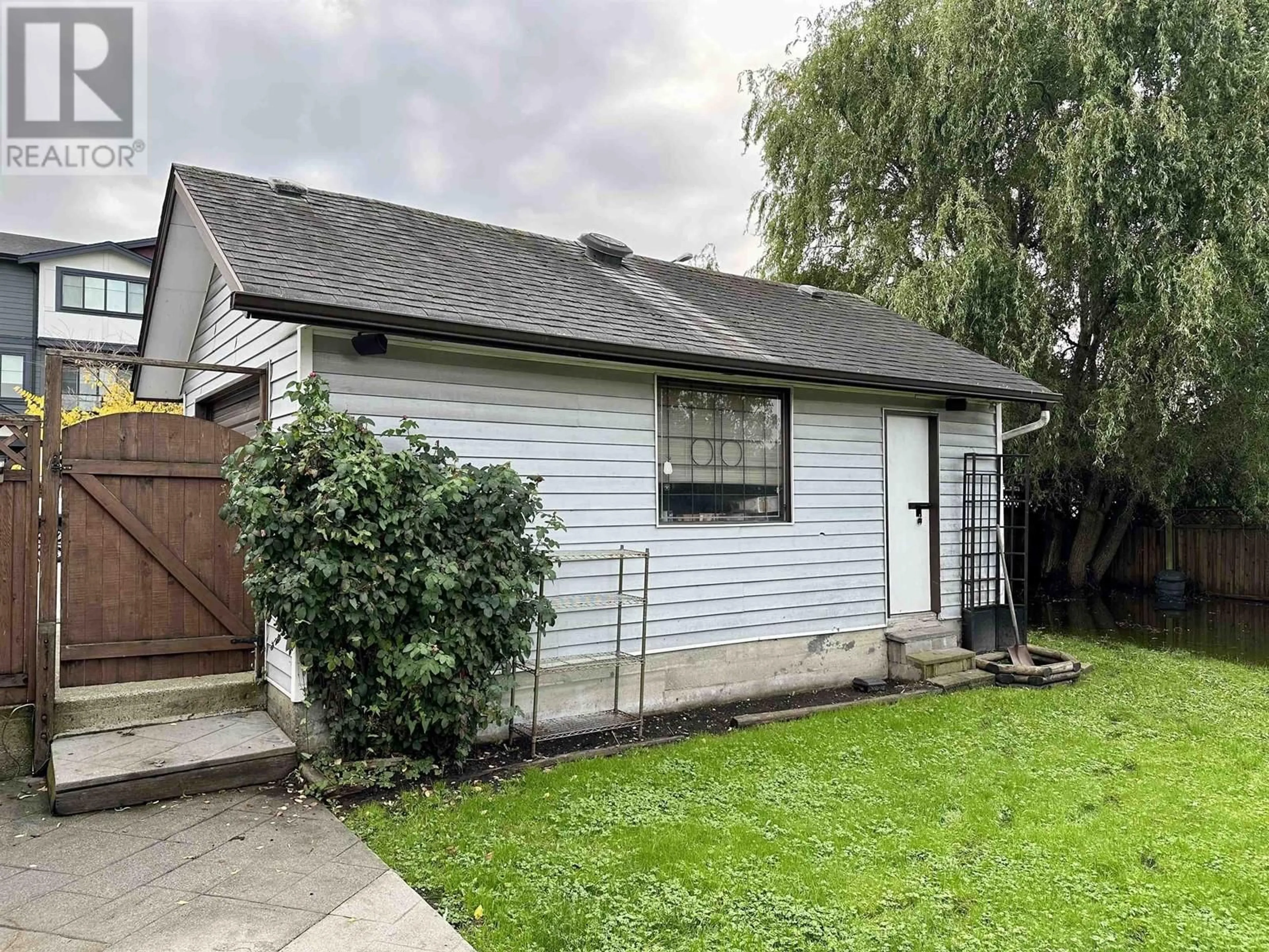 Frontside or backside of a home, the fenced backyard for 204 WOOD STREET, New Westminster British Columbia V3M5K4