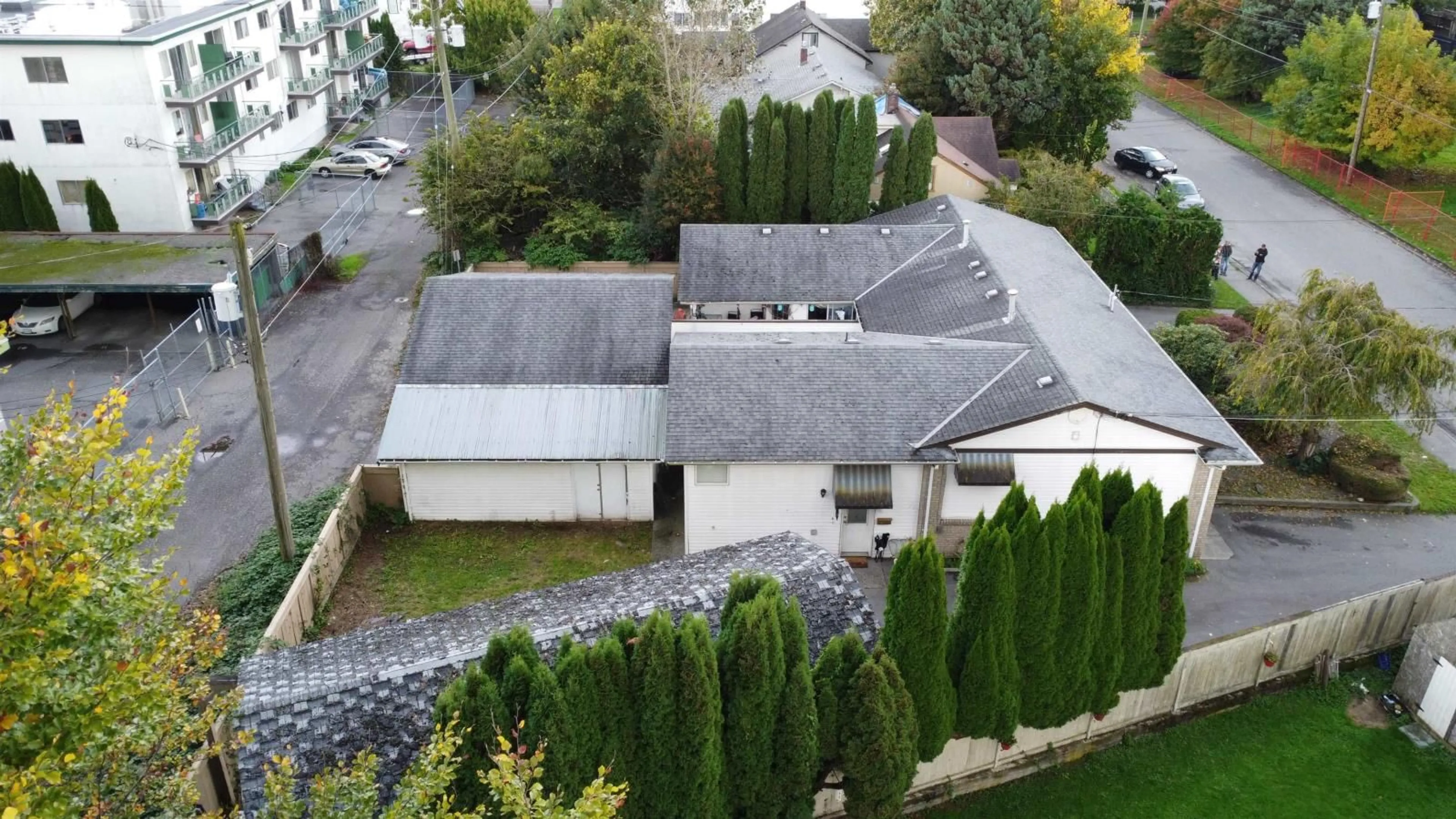 Frontside or backside of a home, the fenced backyard for 46167 MARGARET AVENUE|Chilliwack Proper , Chilliwack British Columbia V2P2G6