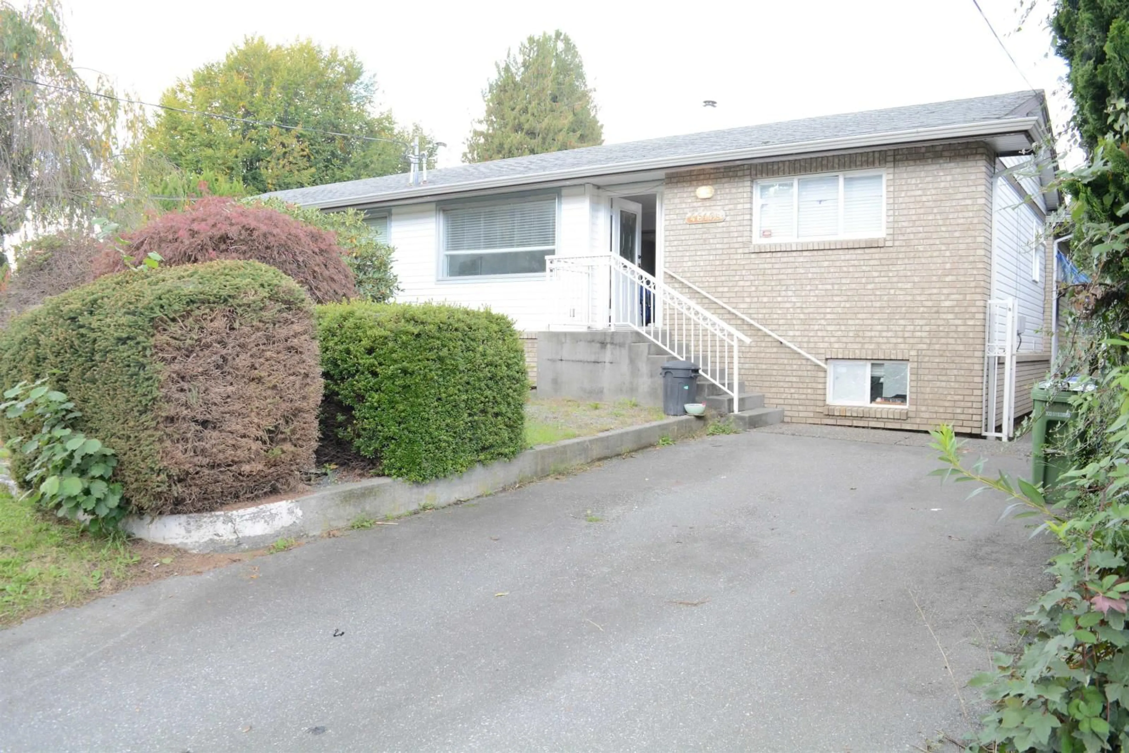 Frontside or backside of a home, the street view for 46167 MARGARET AVENUE, Chilliwack British Columbia V2P2G6