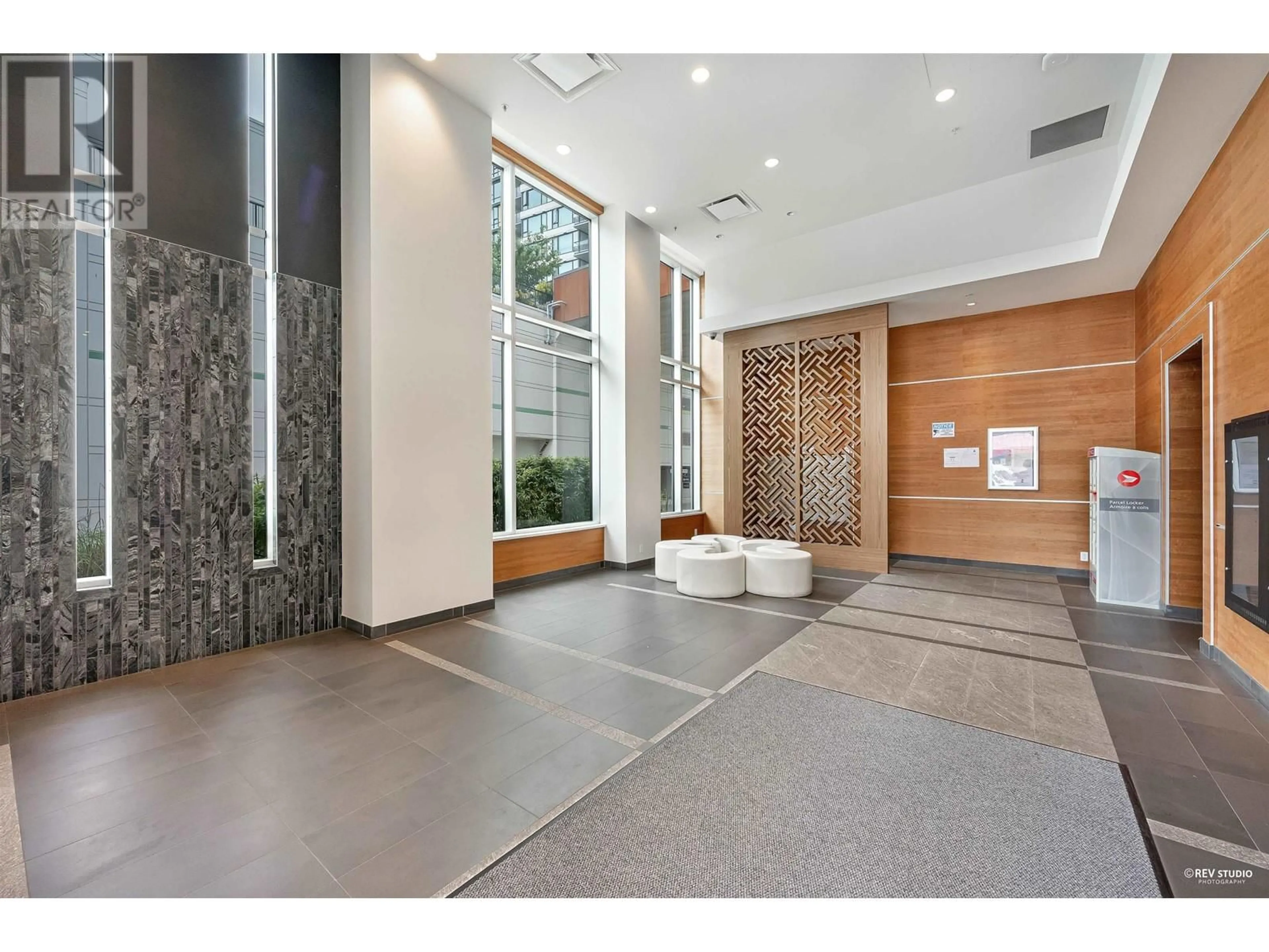 Indoor lobby, ceramic floors for 1002 7888 ACKROYD ROAD, Richmond British Columbia V6X0K6