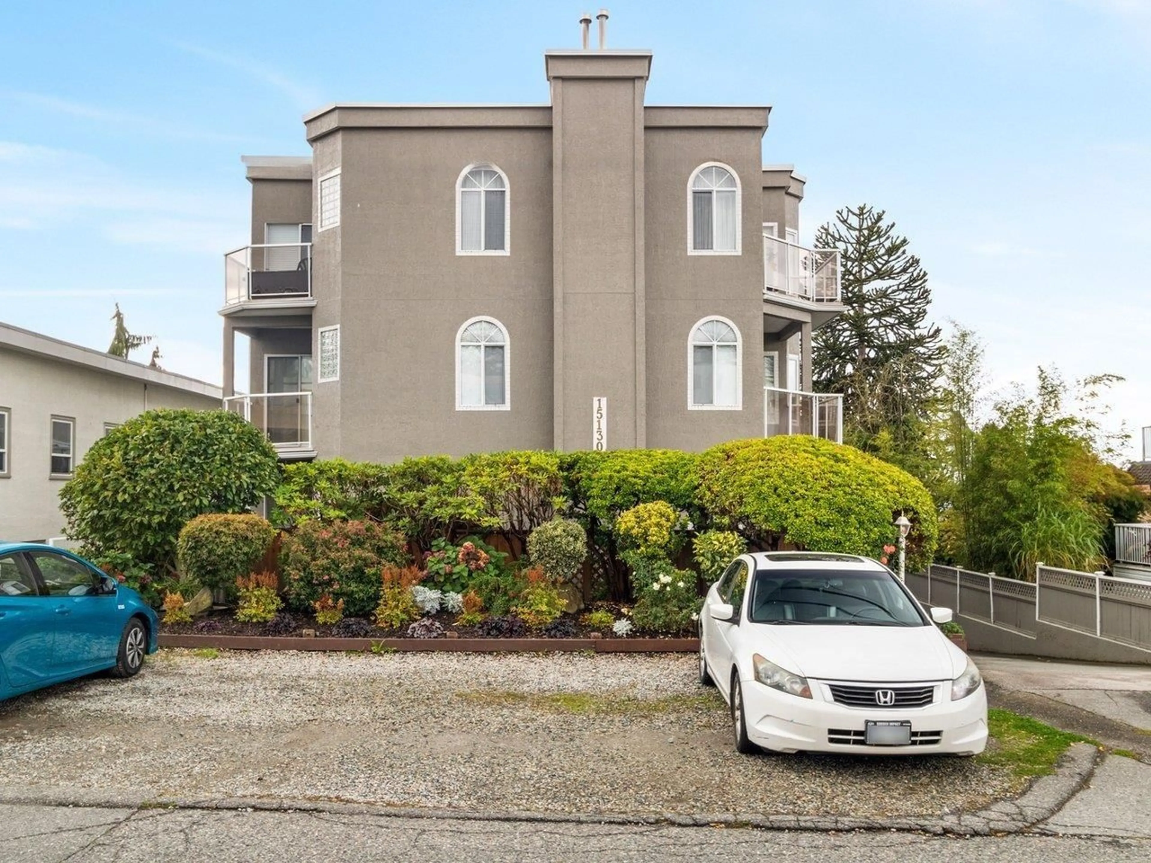 A pic from exterior of the house or condo, the street view for 102 15130 PROSPECT AVENUE, White Rock British Columbia V6B2R9