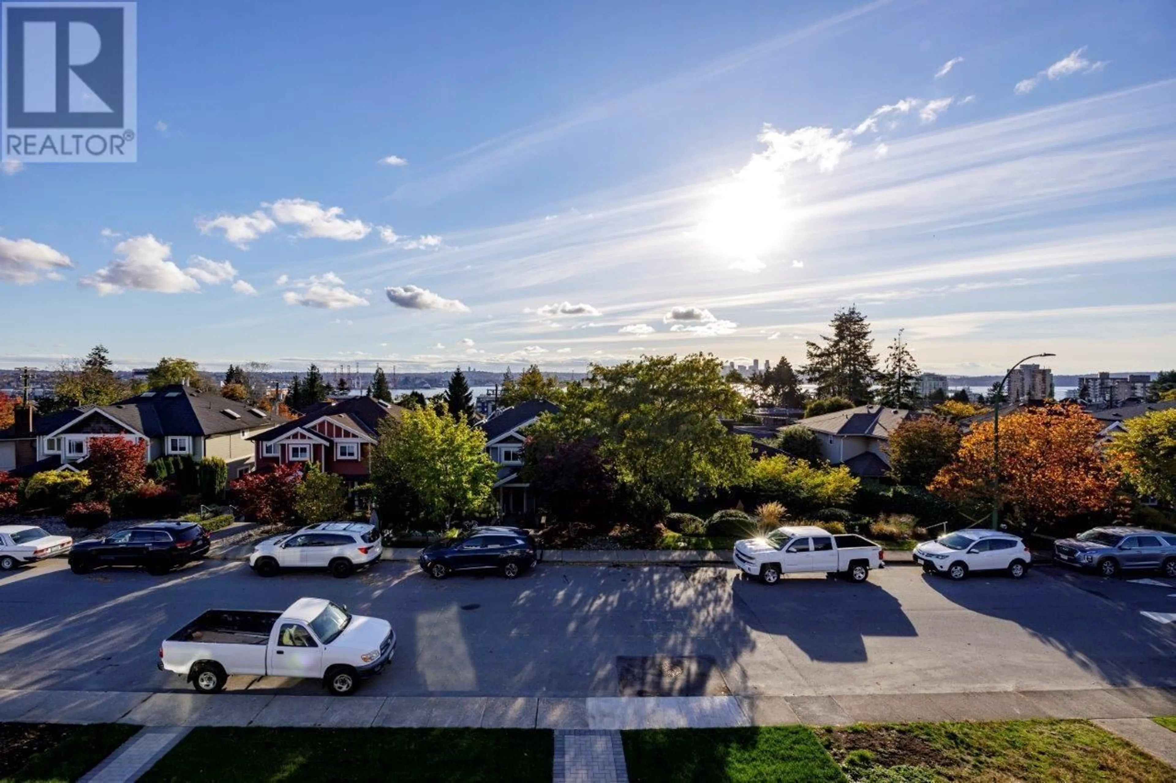 A pic from exterior of the house or condo, the street view for 352 E 6TH STREET, North Vancouver British Columbia V7L1P6