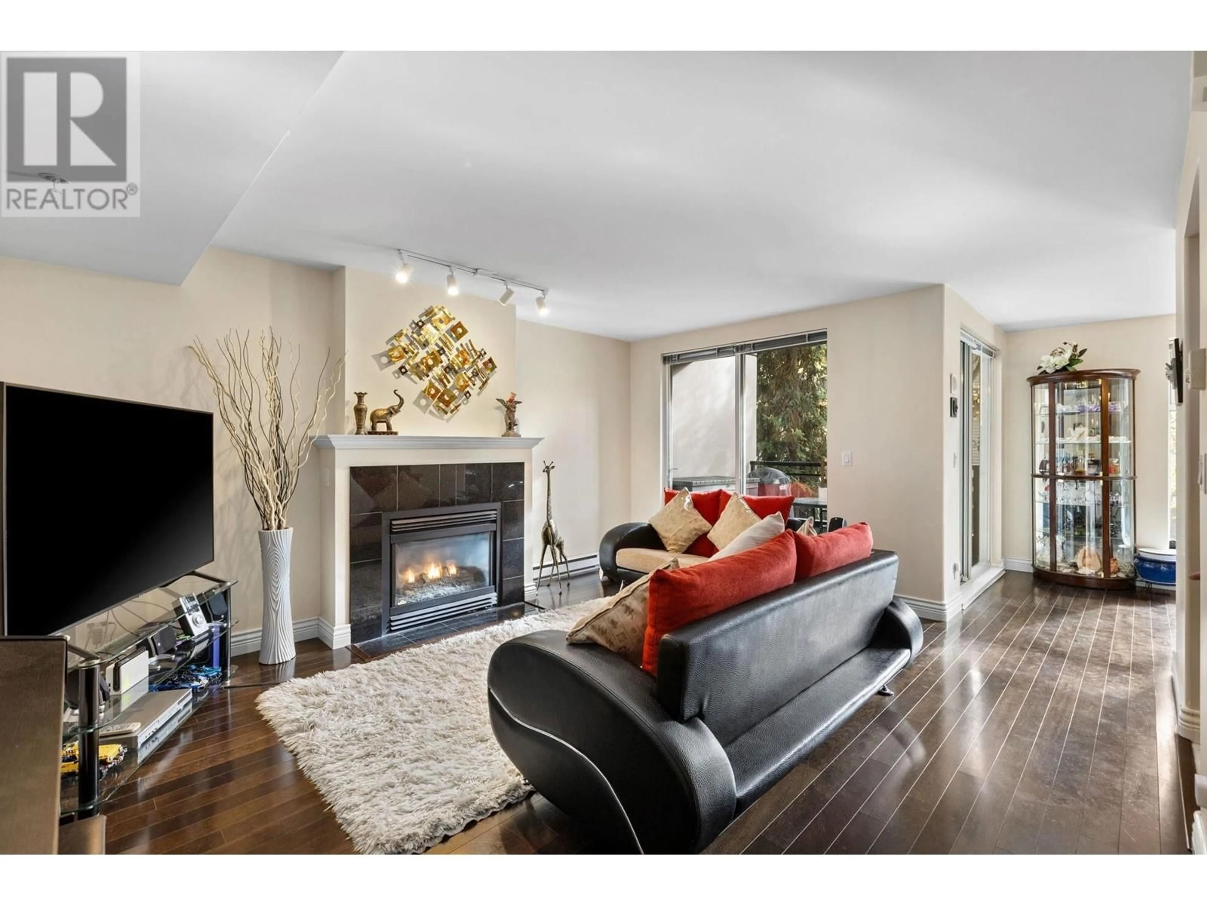 Living room, wood floors for TH2 7080 ST. ALBANS ROAD, Richmond British Columbia V6Y4E6