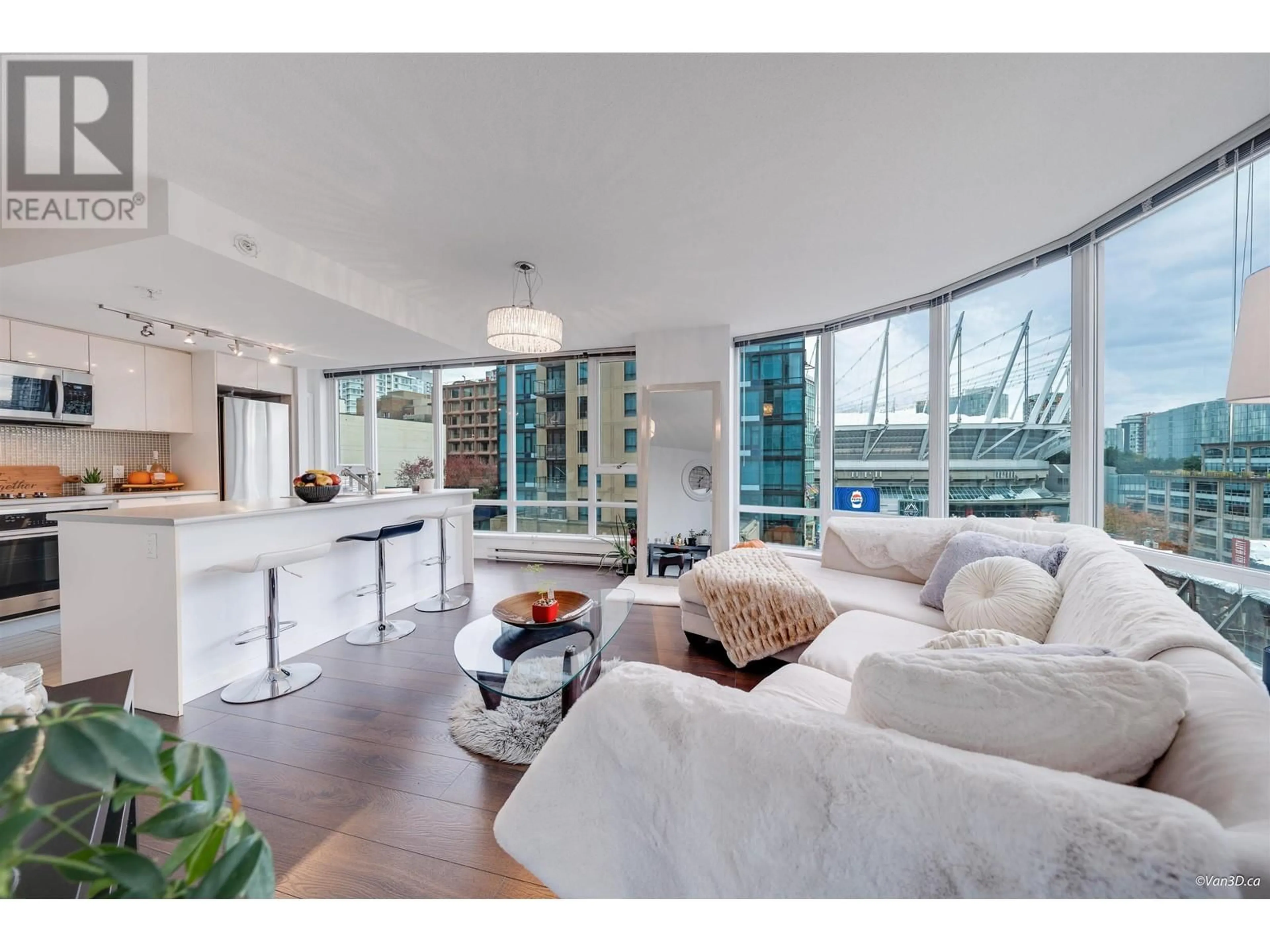 Living room, wood floors for 807 233 ROBSON STREET, Vancouver British Columbia V6B0E8