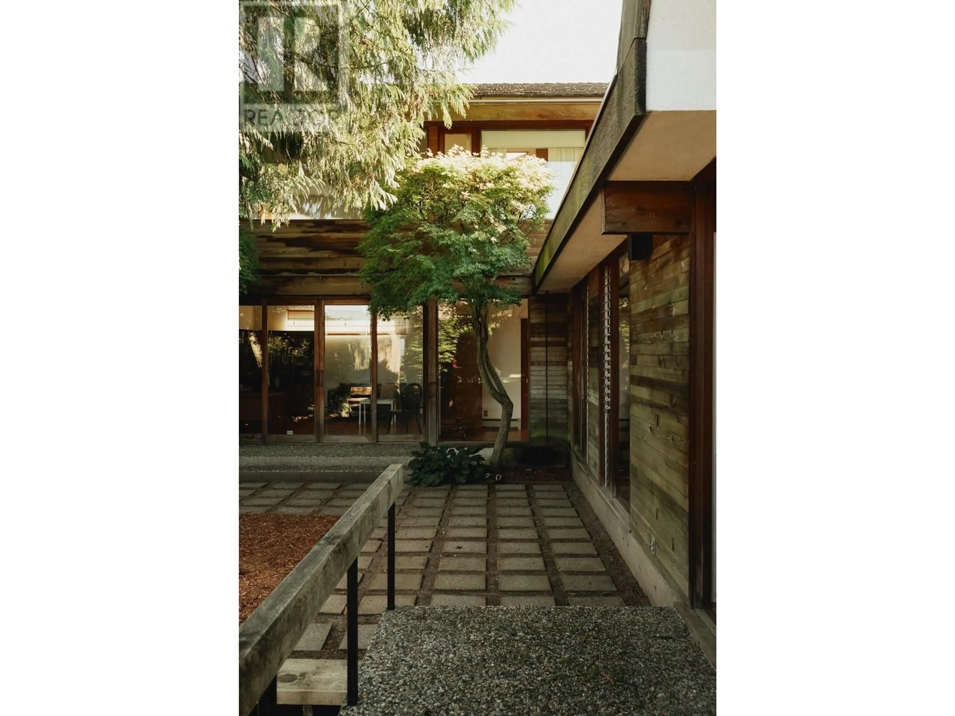 Indoor foyer, cement floor for 2786 W 29TH AVENUE, Vancouver British Columbia V6L1X9