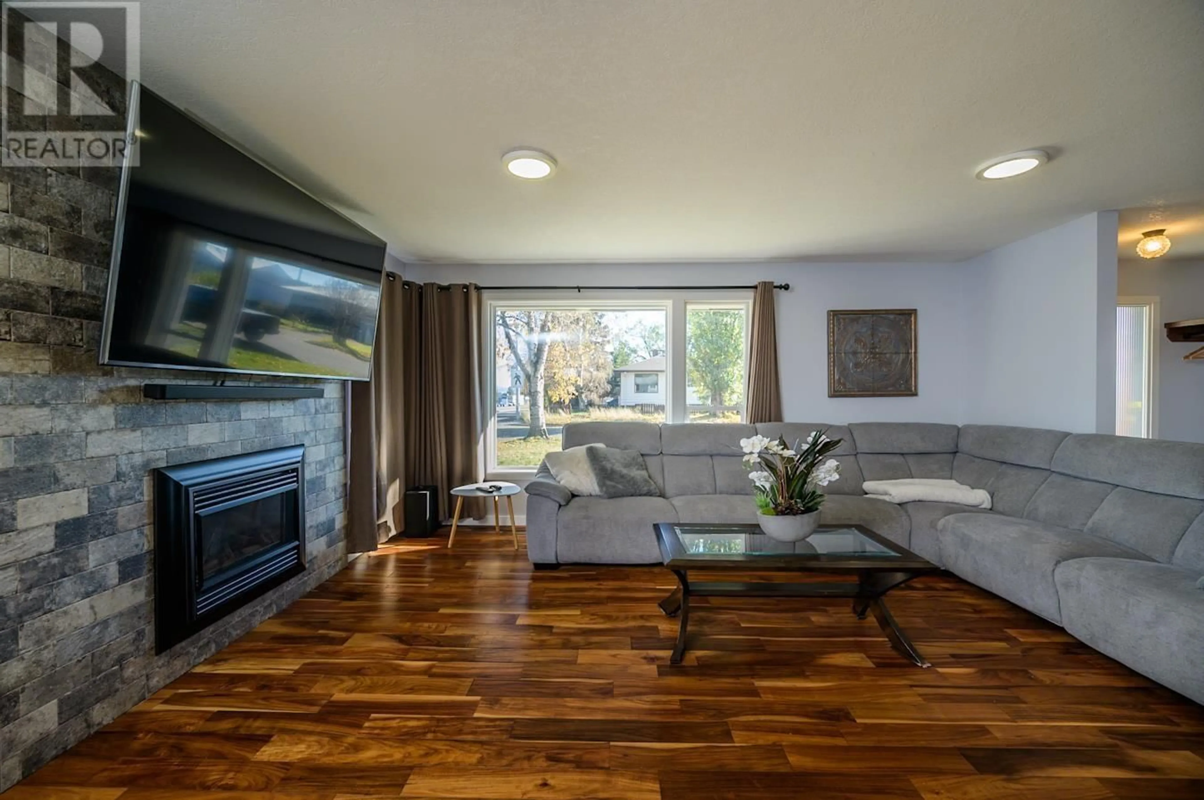 Living room, wood floors for 1511 ALWARD STREET, Prince George British Columbia V2M2G7