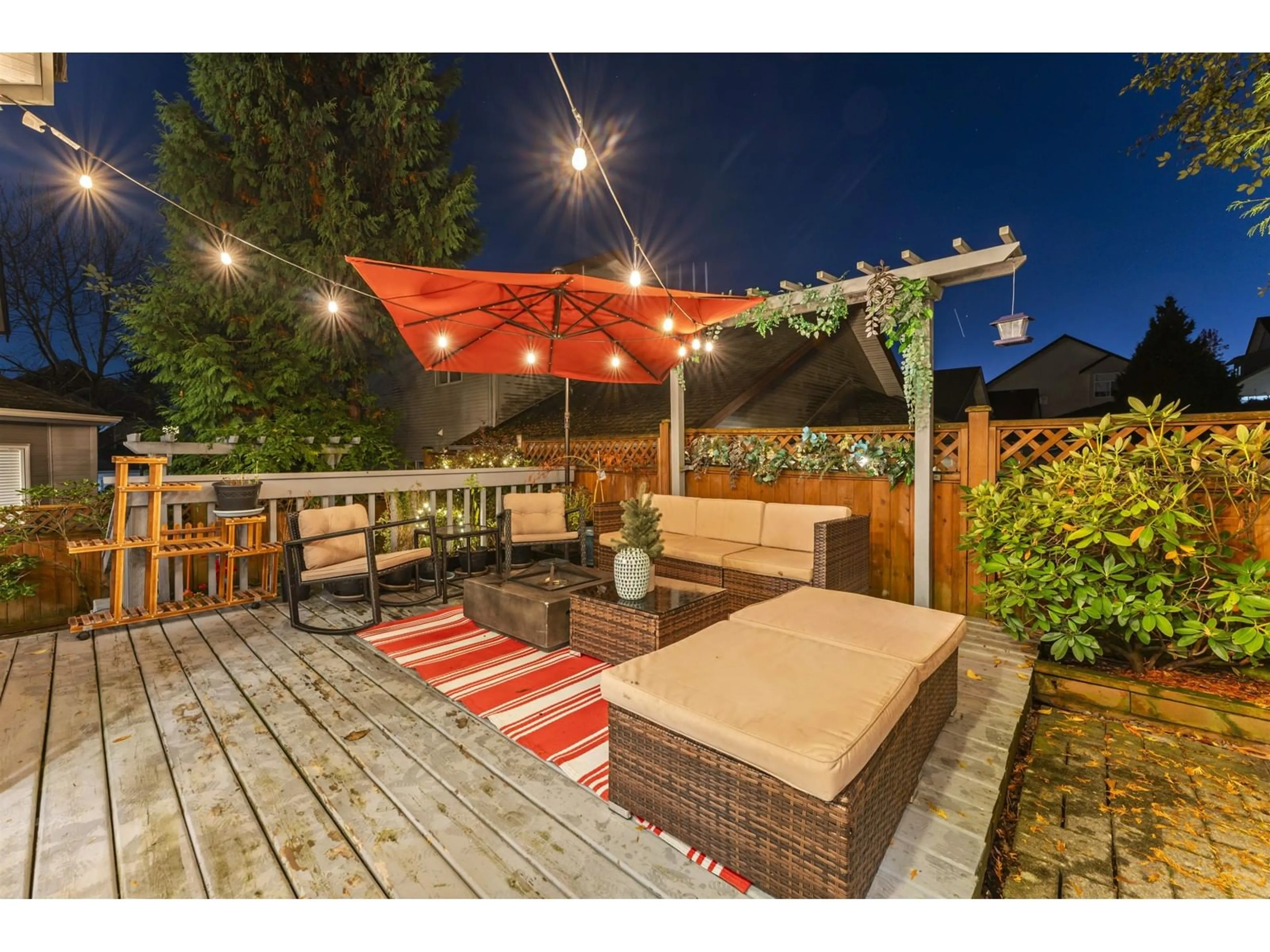 Patio, street for 6937 198B STREET, Langley British Columbia V2Y3B4