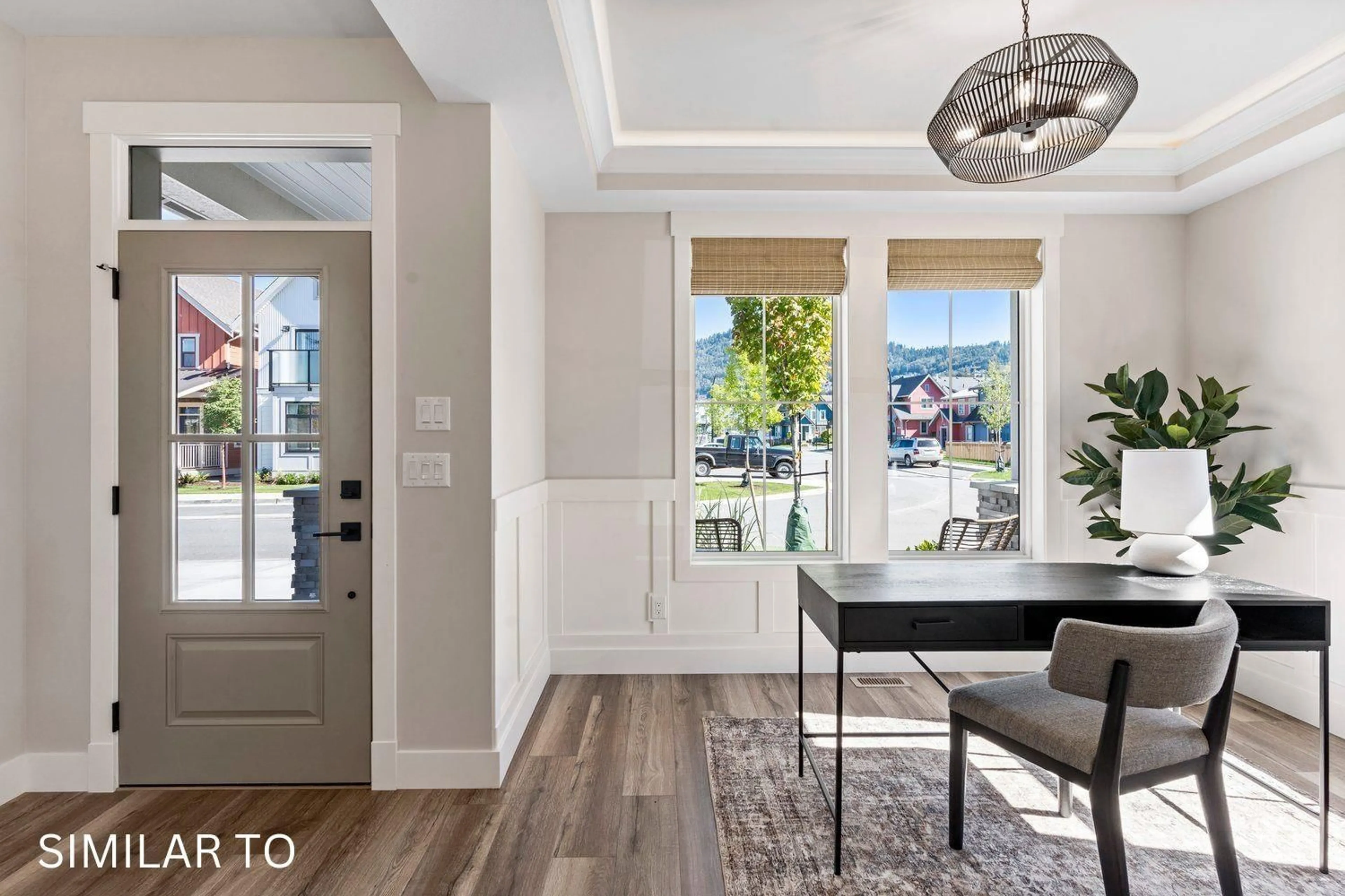 Indoor entryway, wood floors for 202 46211 PROMONTORY ROAD, Chilliwack British Columbia V2R6E4