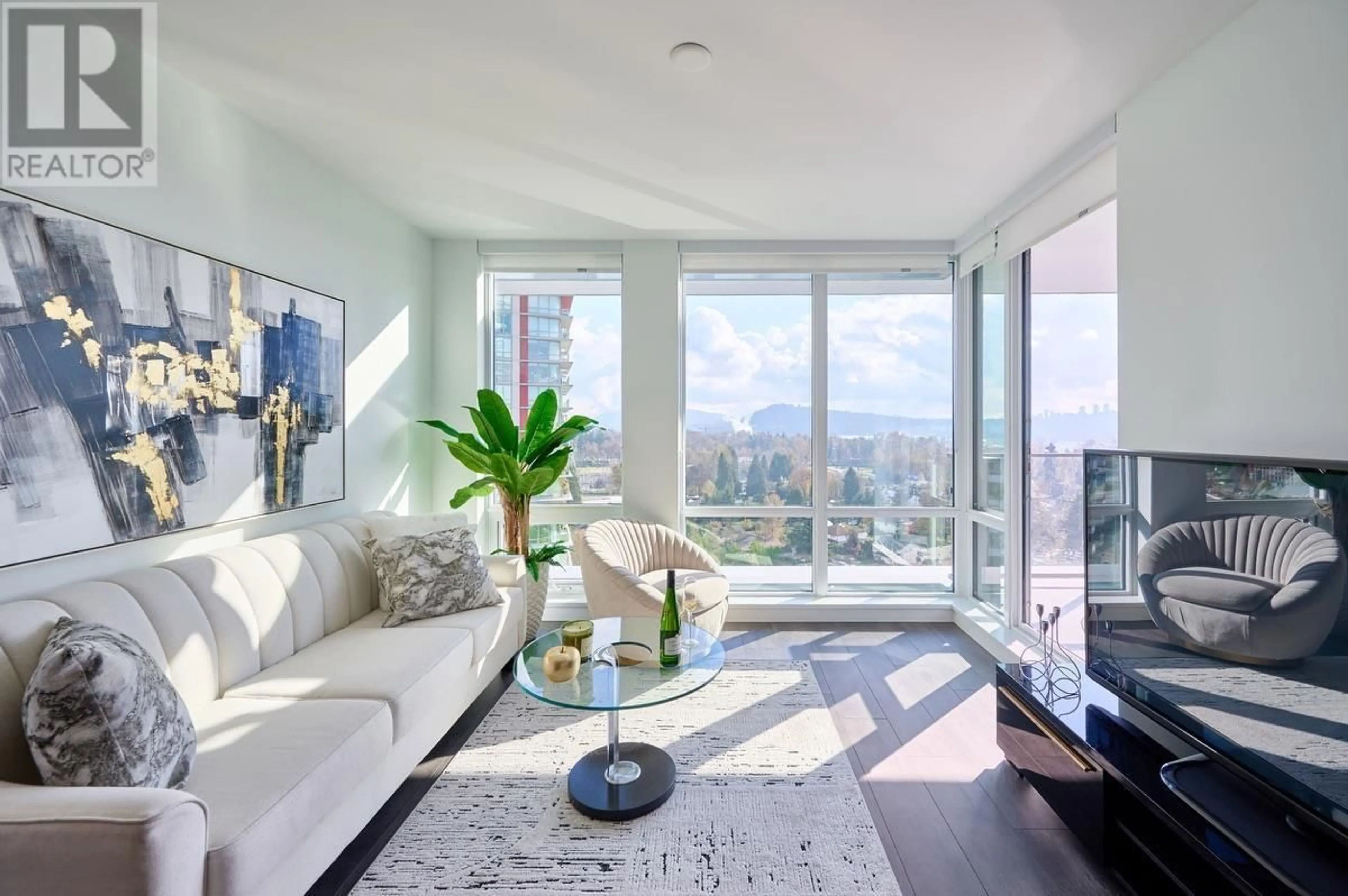 Living room, wood floors for 1504 1500 FERN STREET, North Vancouver British Columbia V7J1H6