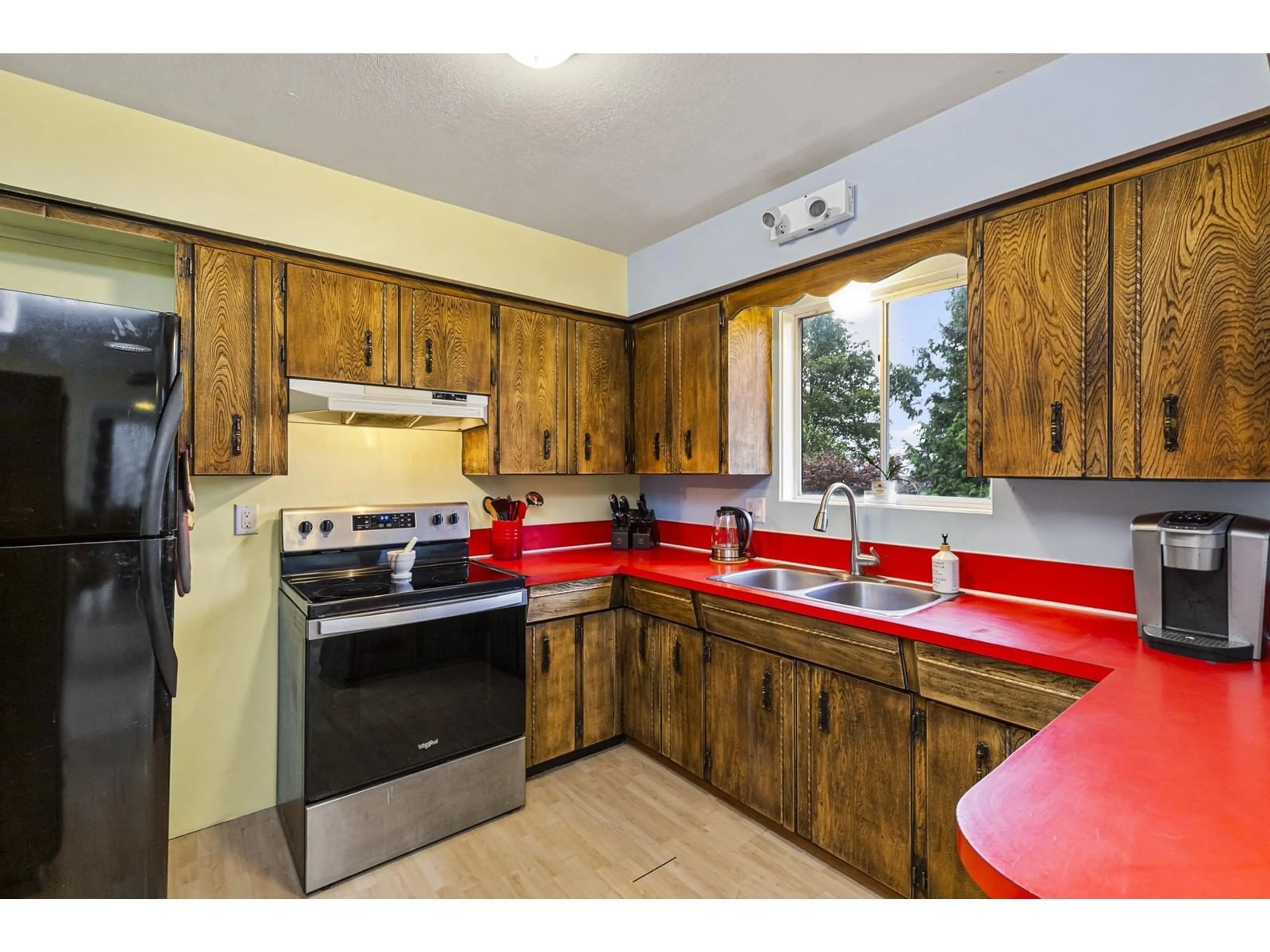 Standard kitchen for 34540 FERGUSON AVENUE, Mission British Columbia V2V6P7