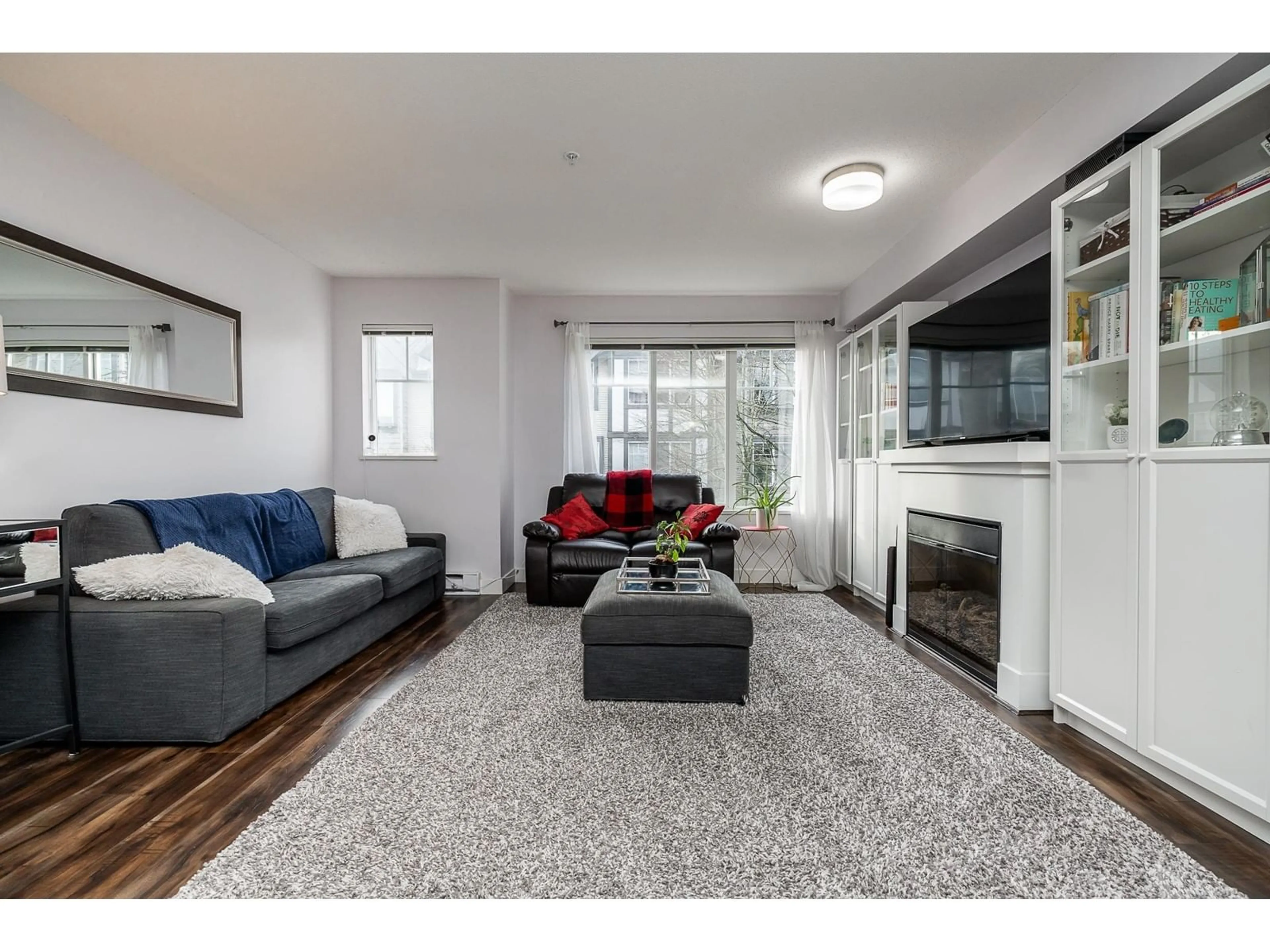 Living room, carpet floors for 74 20038 70 AVENUE, Langley British Columbia V2Y0B4