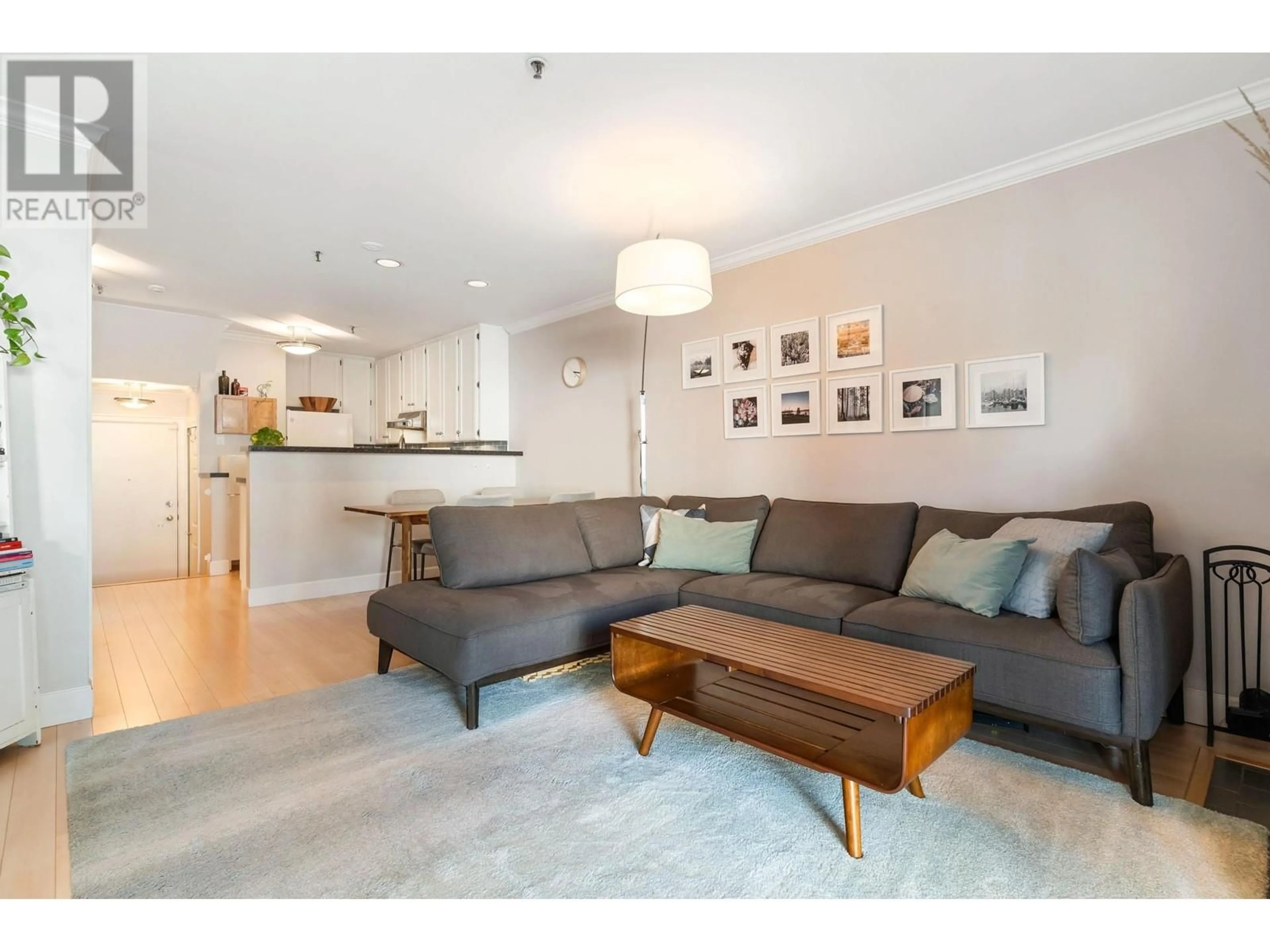 Living room, wood floors for 204 2333 ETON STREET, Vancouver British Columbia V5L1E2