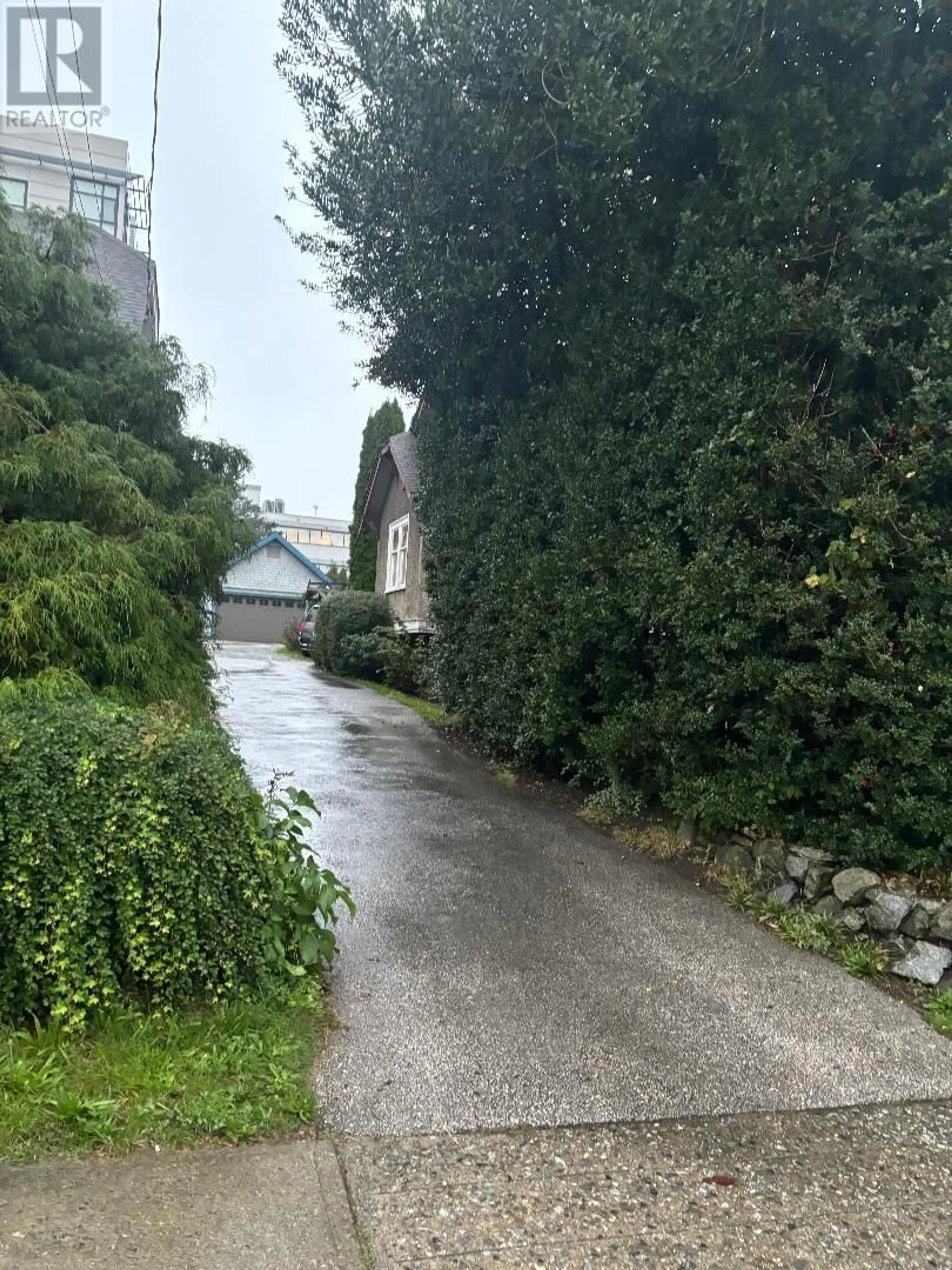 A pic from exterior of the house or condo, the street view for 419 SEVENTH STREET, New Westminster British Columbia V3M3L2