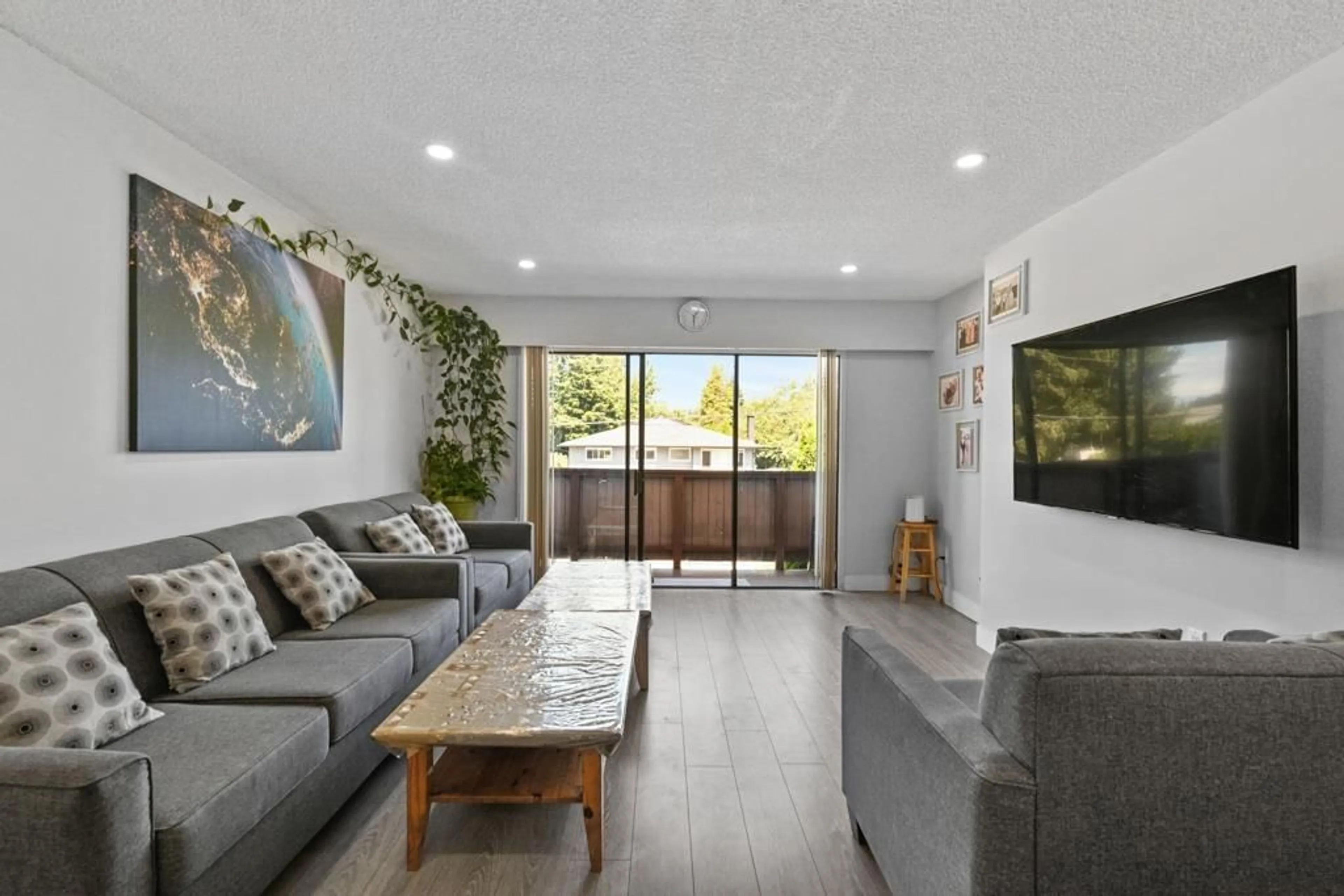 Living room, wood floors for 11716 72A AVENUE, Delta British Columbia V4C1B1