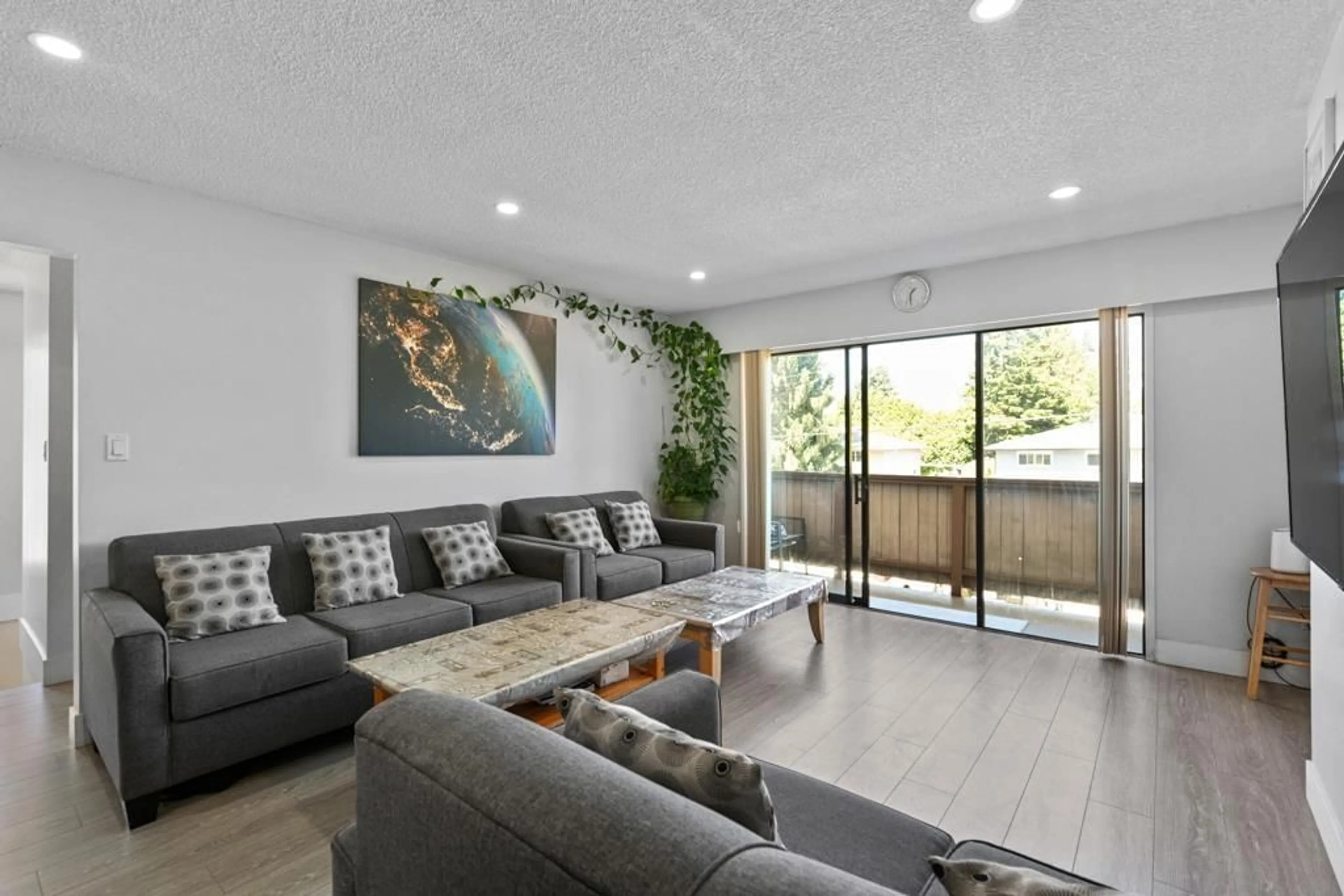 Living room, wood floors for 11716 72A AVENUE, Delta British Columbia V4C1B1