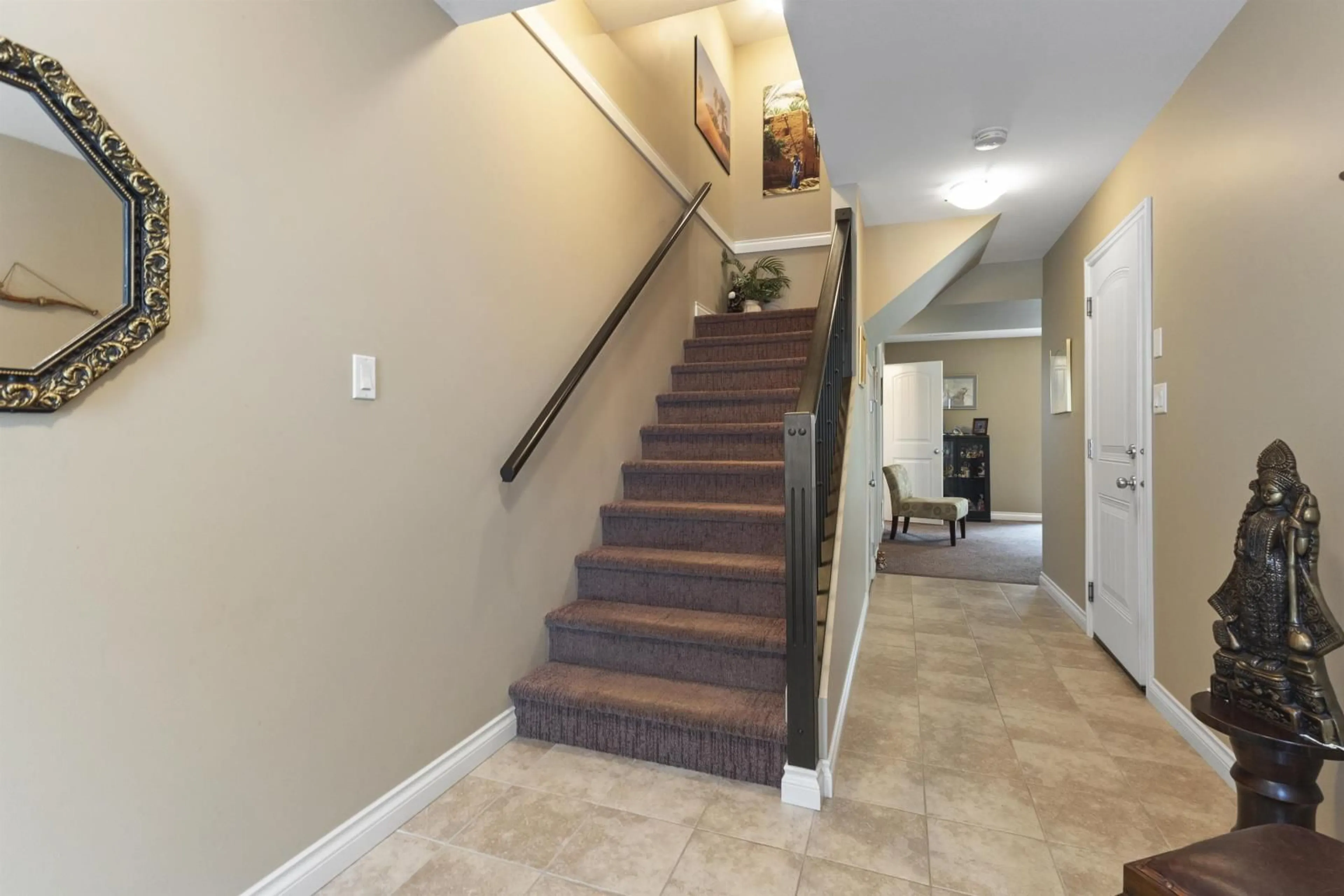 Indoor foyer, carpet floors for 26 1609 AGASSIZ-ROSEDALE NO 9 HIGHWAY, Agassiz British Columbia V0M1A3