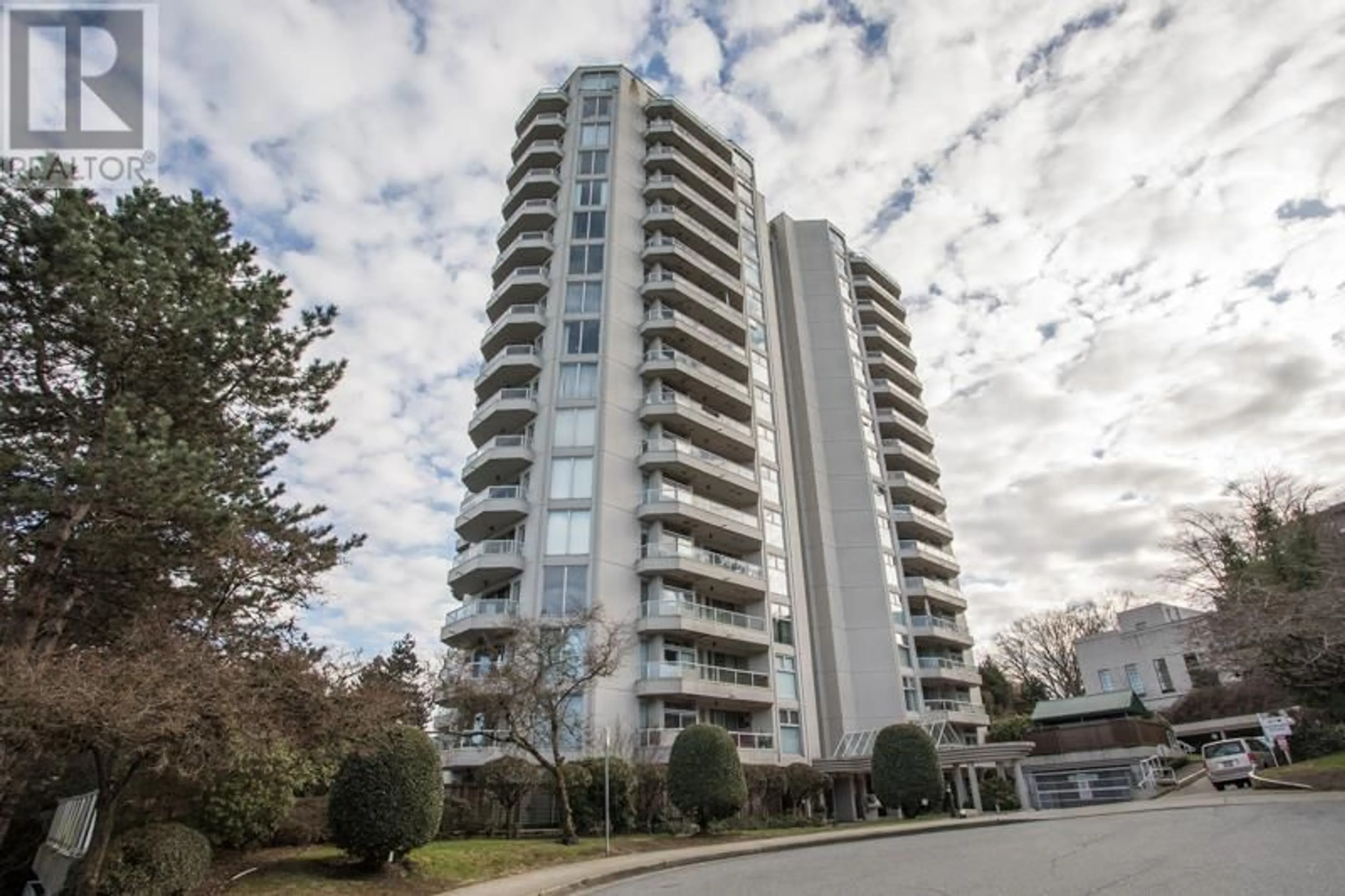 A pic from exterior of the house or condo, the front or back of building for 303 69 JAMIESON COURT, New Westminster British Columbia V3L5R3