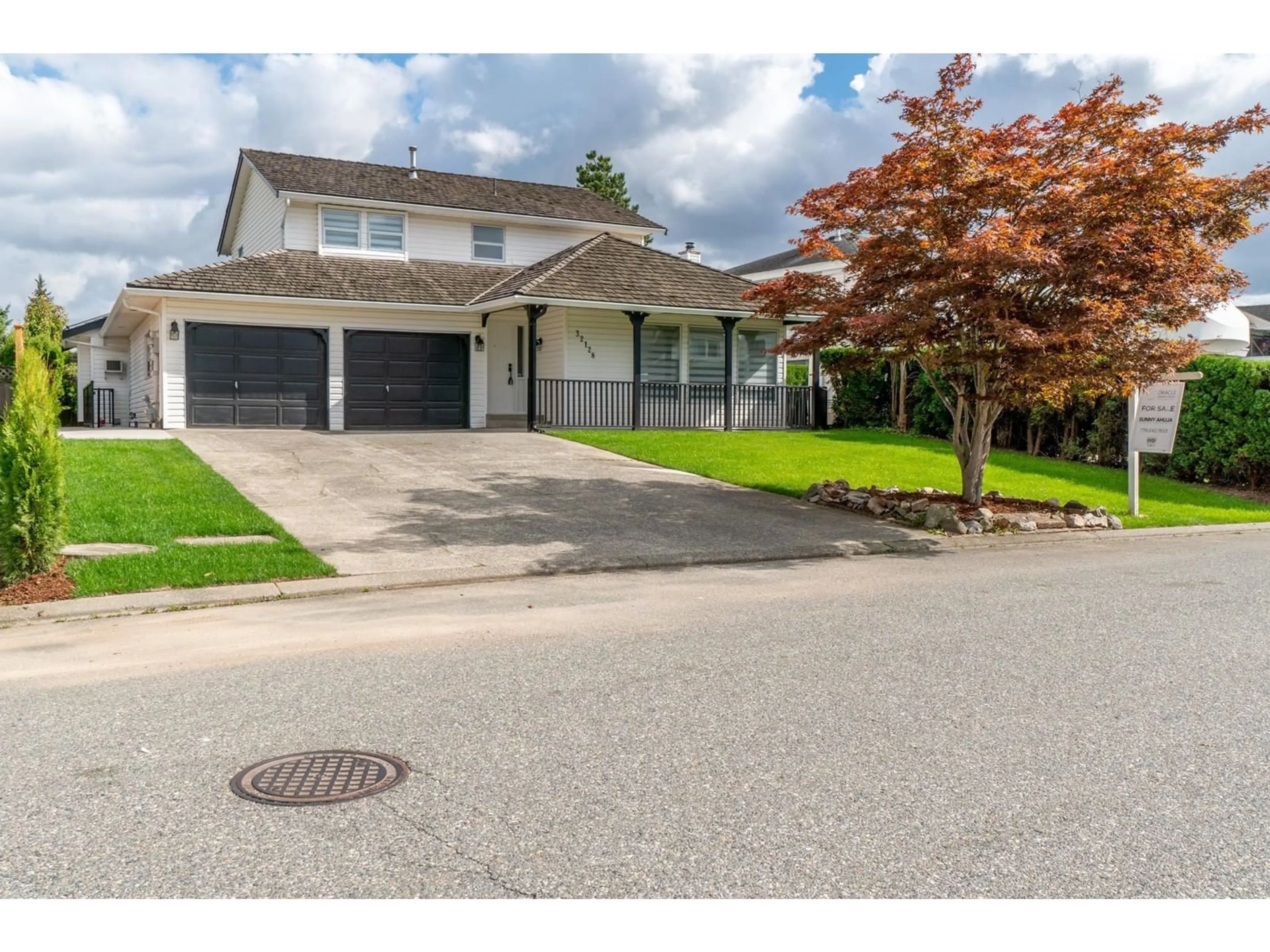 Frontside or backside of a home, the street view for 32128 BALFOUR DRIVE, Abbotsford British Columbia V2T5C2