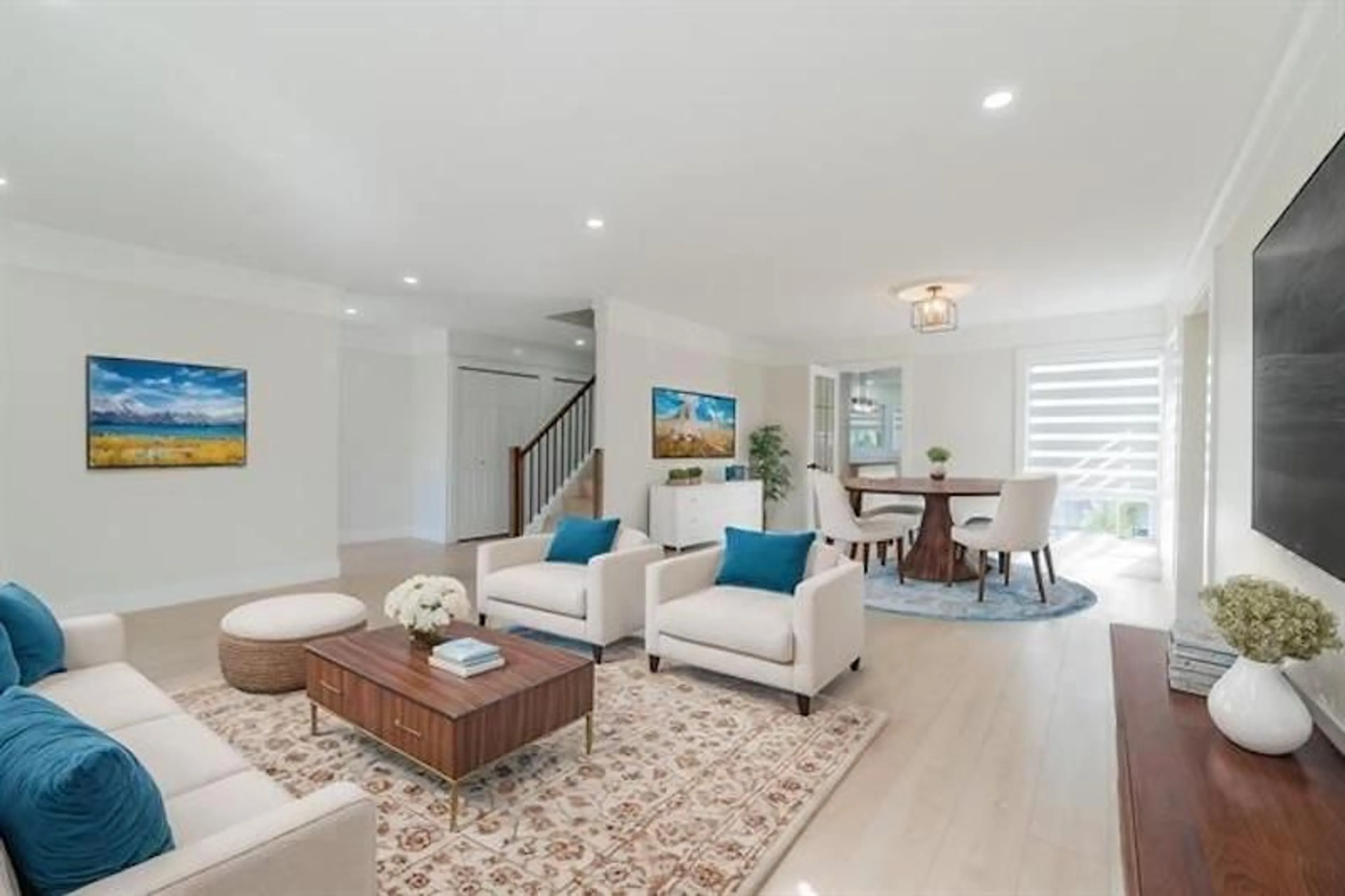 Living room, wood floors for 32128 BALFOUR DRIVE, Abbotsford British Columbia V2T5C2