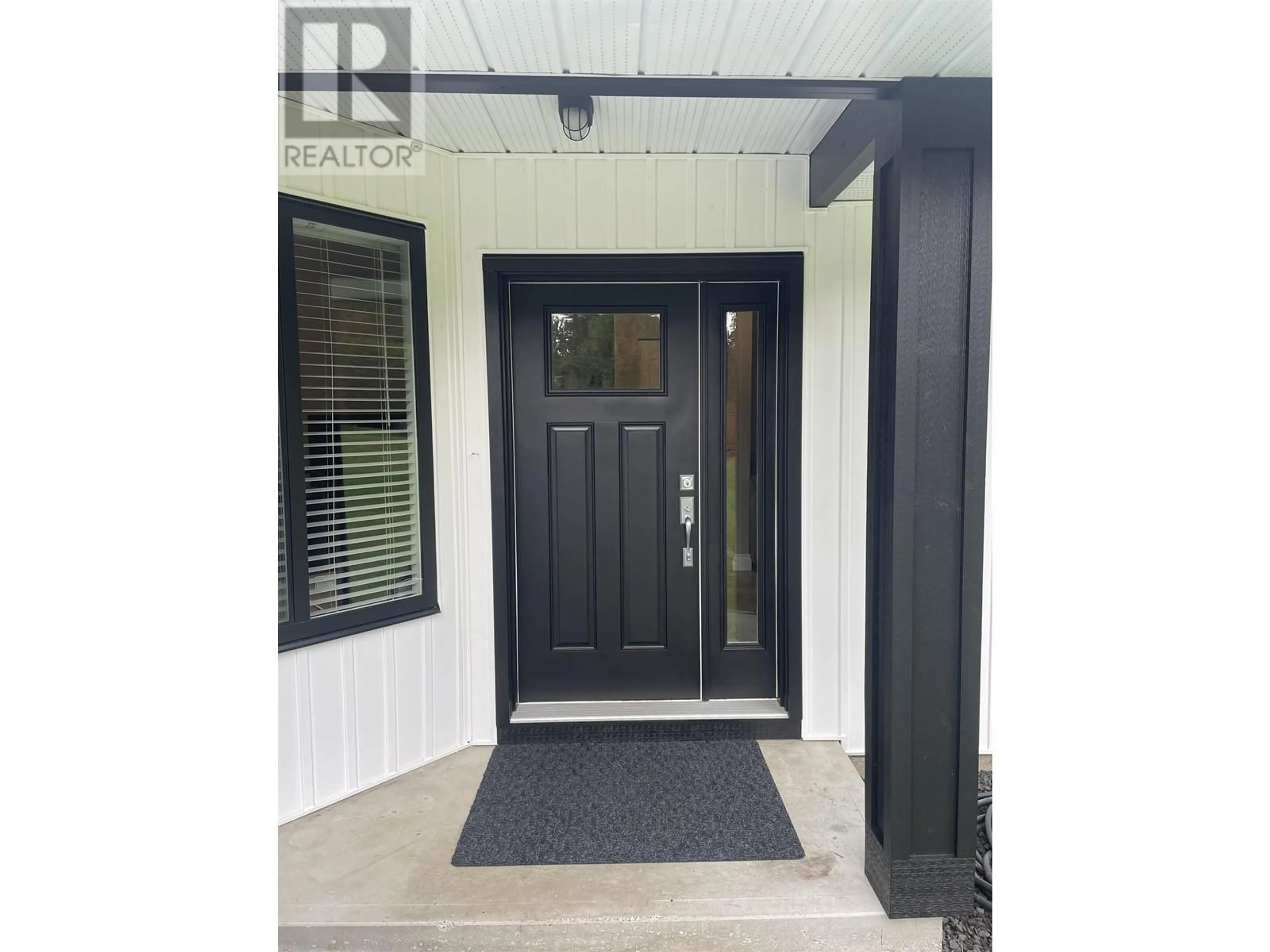 Indoor entryway, cement floor for 27171 112TH AVENUE, Maple Ridge British Columbia V2W1Y7