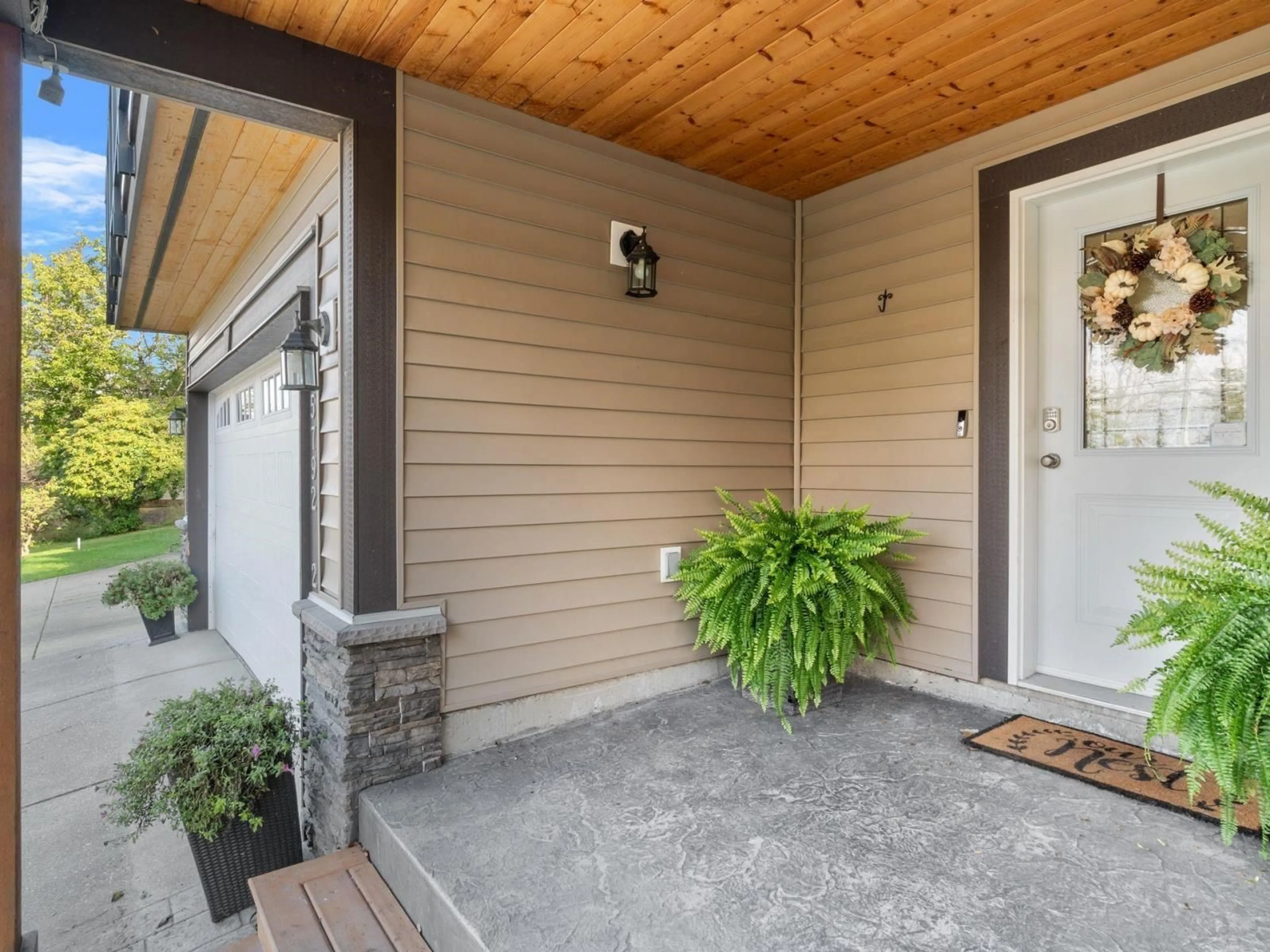 Indoor entryway, wood floors for 2 5792 JINKERSON ROAD, Chilliwack British Columbia V2R0C8