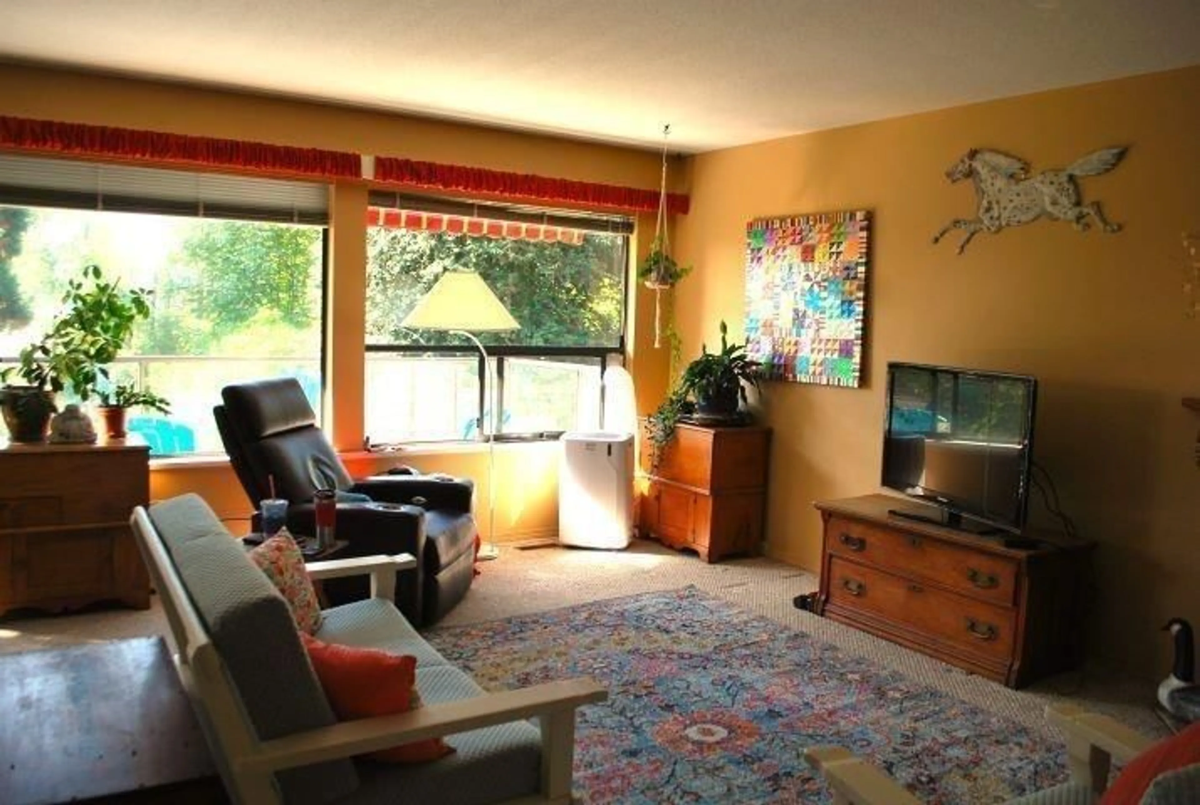 Living room with furniture, unknown for 14372 RIDGE, Surrey British Columbia V3X1B6