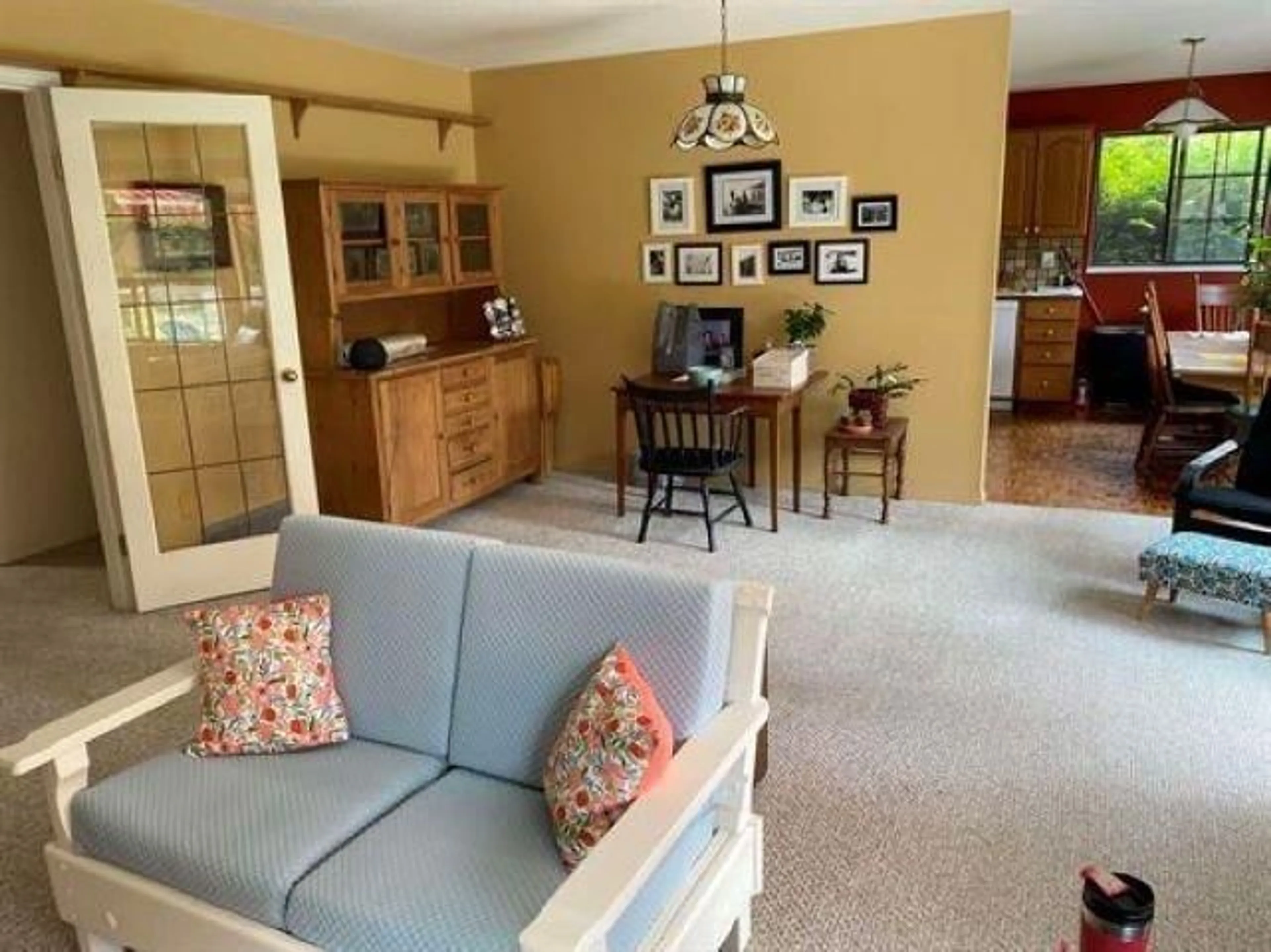 Living room with furniture, unknown for 14372 RIDGE, Surrey British Columbia V3X1B6