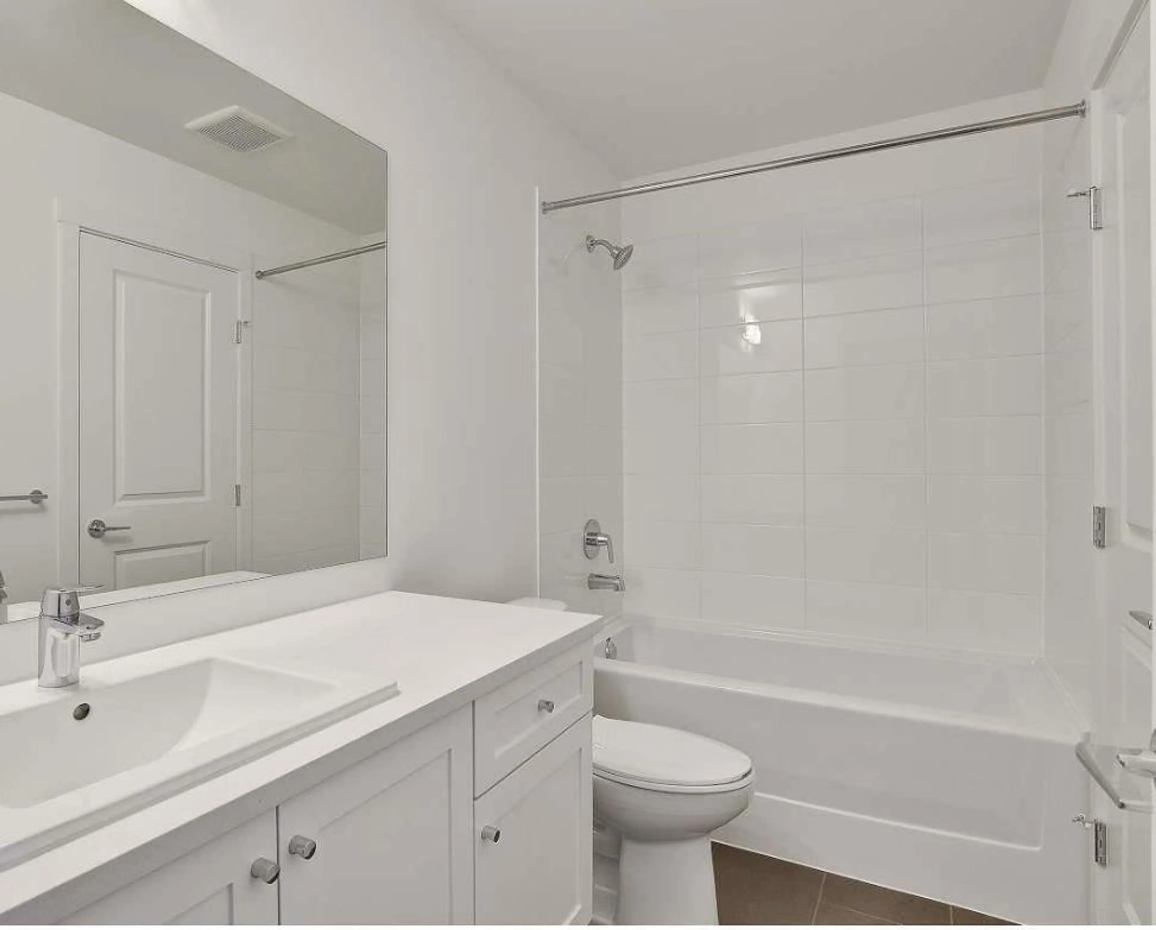 Standard bathroom, unknown floor for 402 15848 FRASER HIGHWAY, Surrey British Columbia V4N6X6