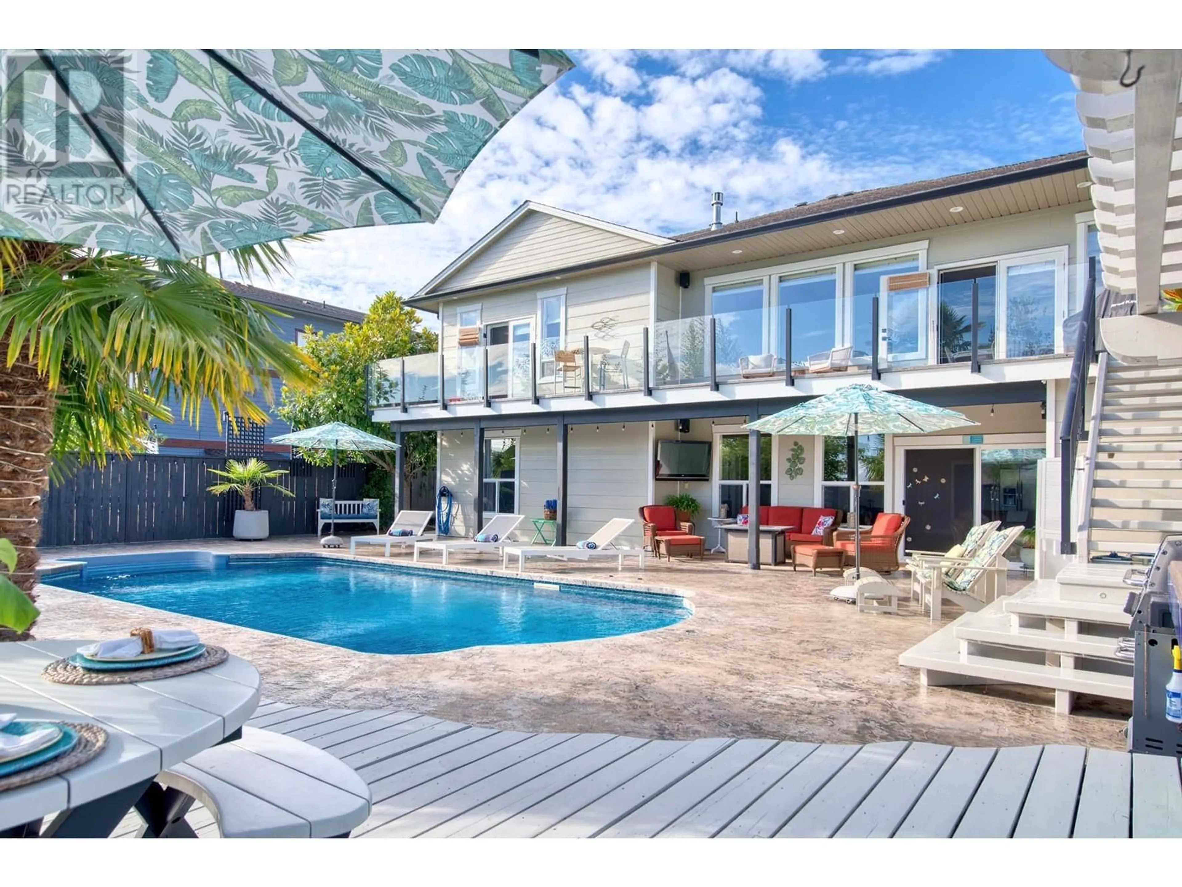 Indoor or outdoor pool for 6369 JASPER ROAD, Sechelt British Columbia V7Z0R7