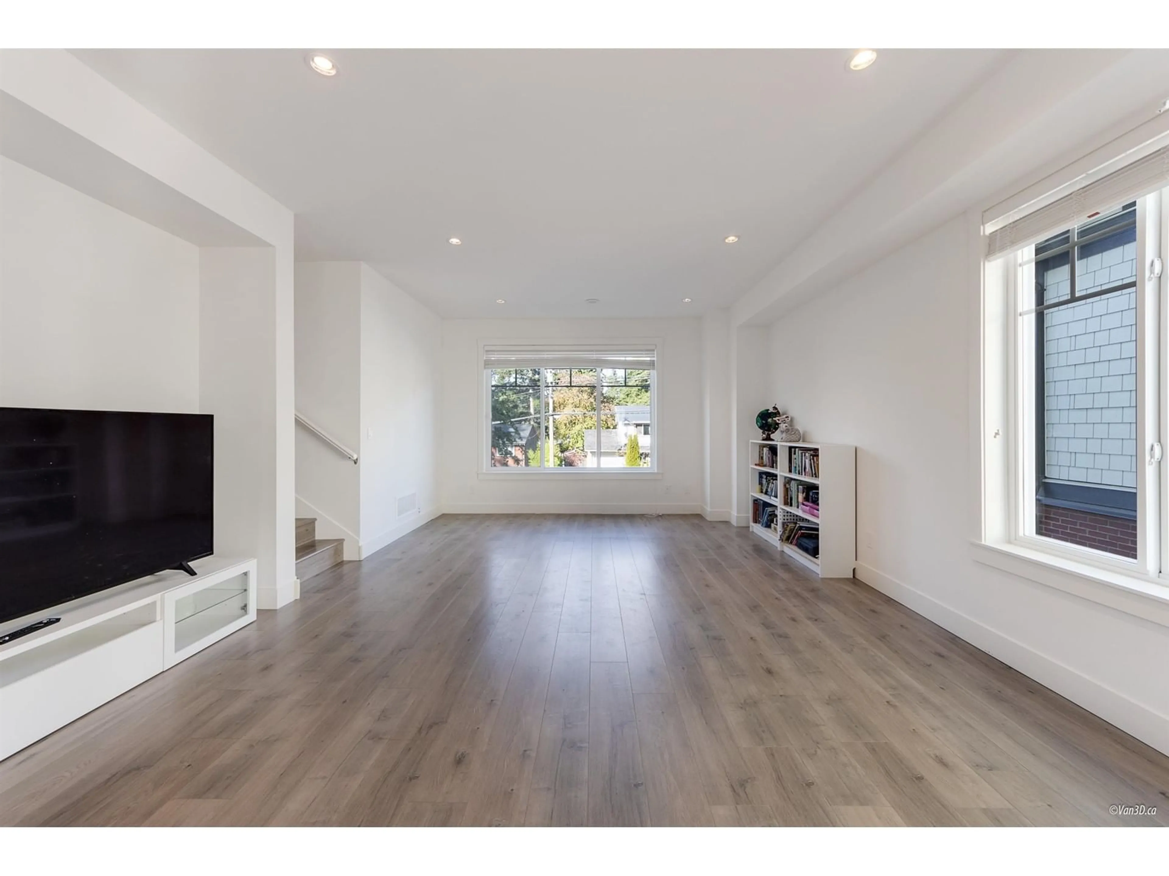 Living room, wood floors for 17 11188 72 AVENUE, Delta British Columbia V4E0A5