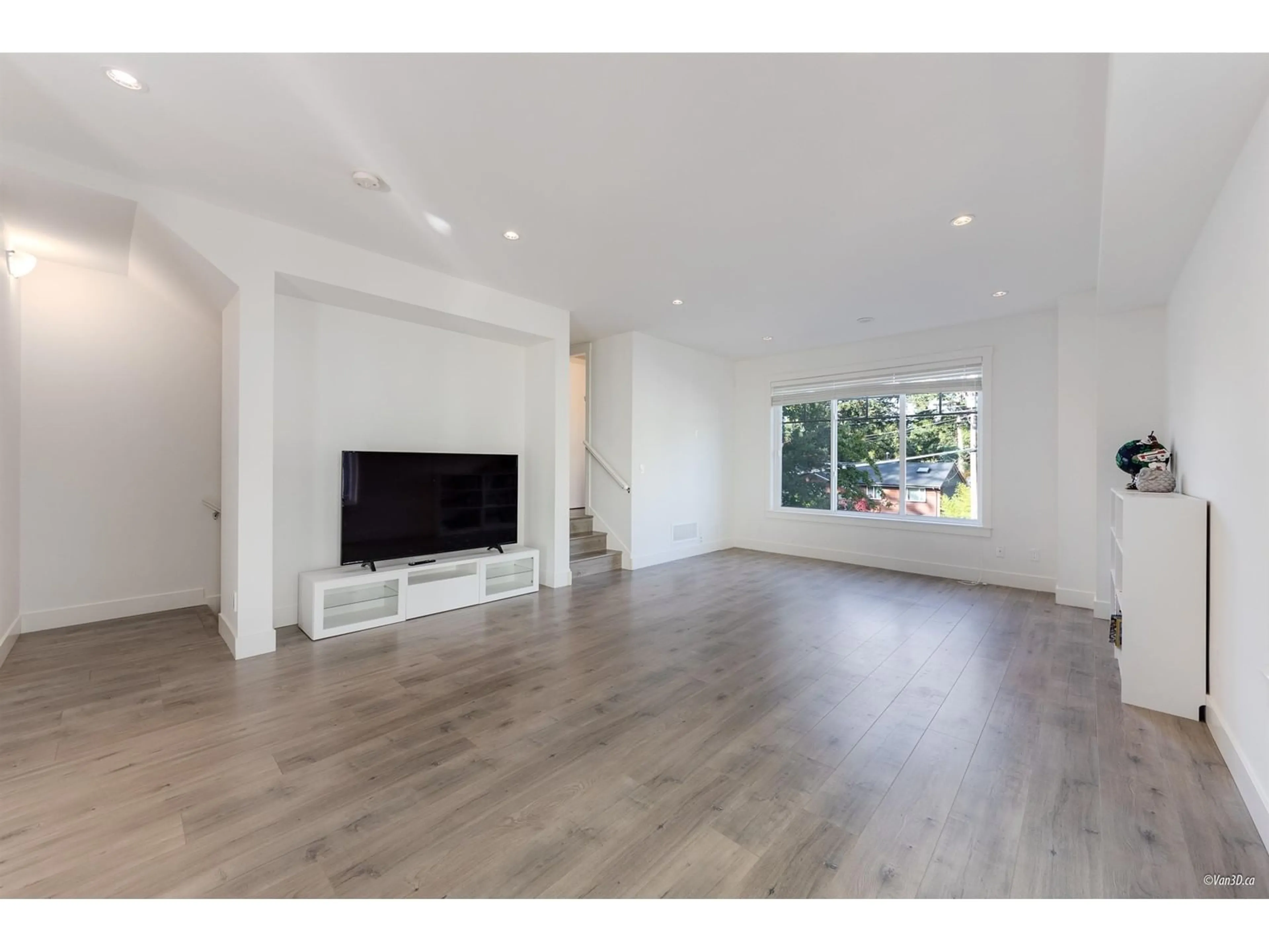 Living room, wood floors for 17 11188 72 AVENUE, Delta British Columbia V4E0A5