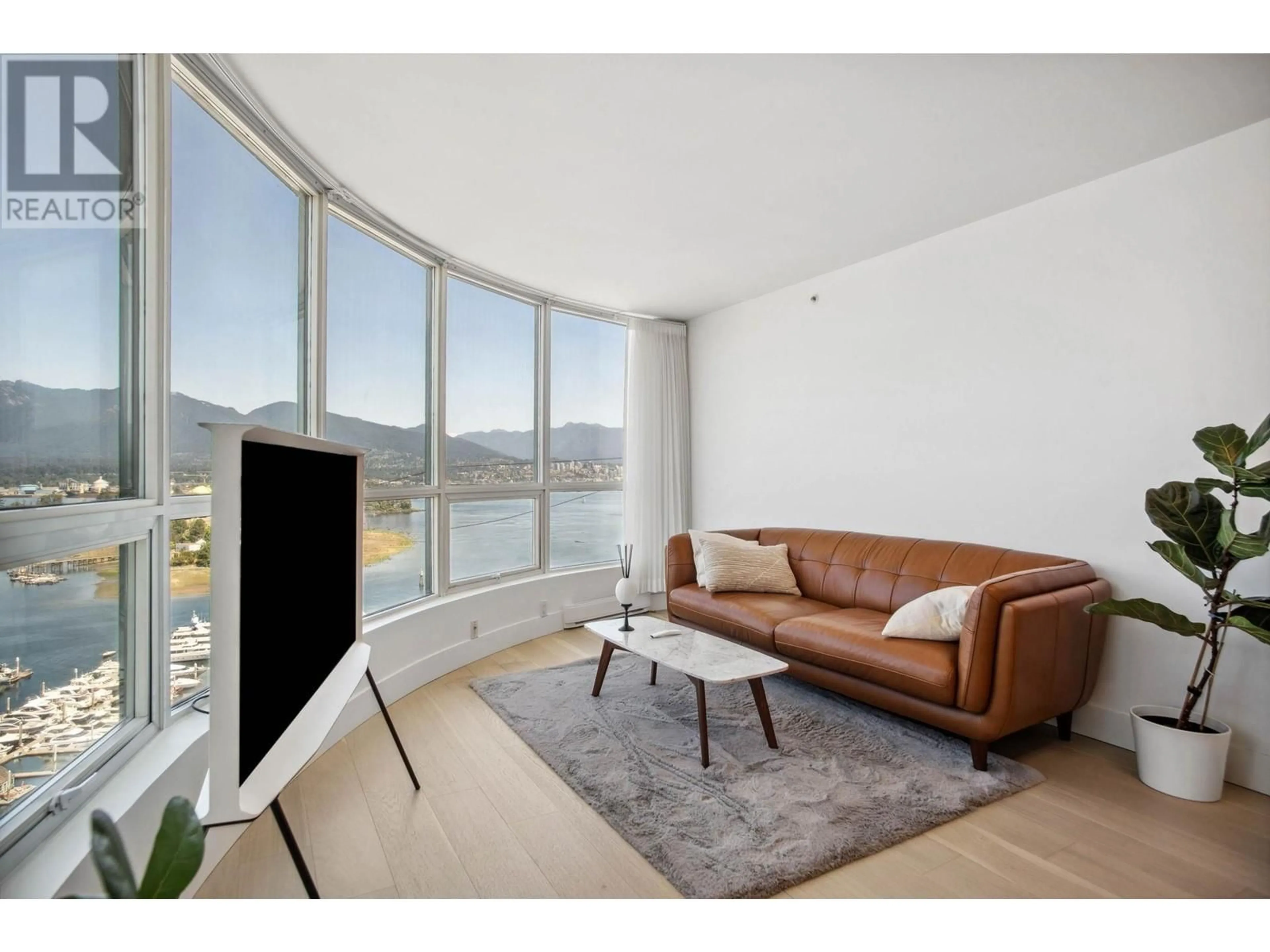 Living room, carpet floors for 2001 588 BROUGHTON STREET, Vancouver British Columbia V6G3E3