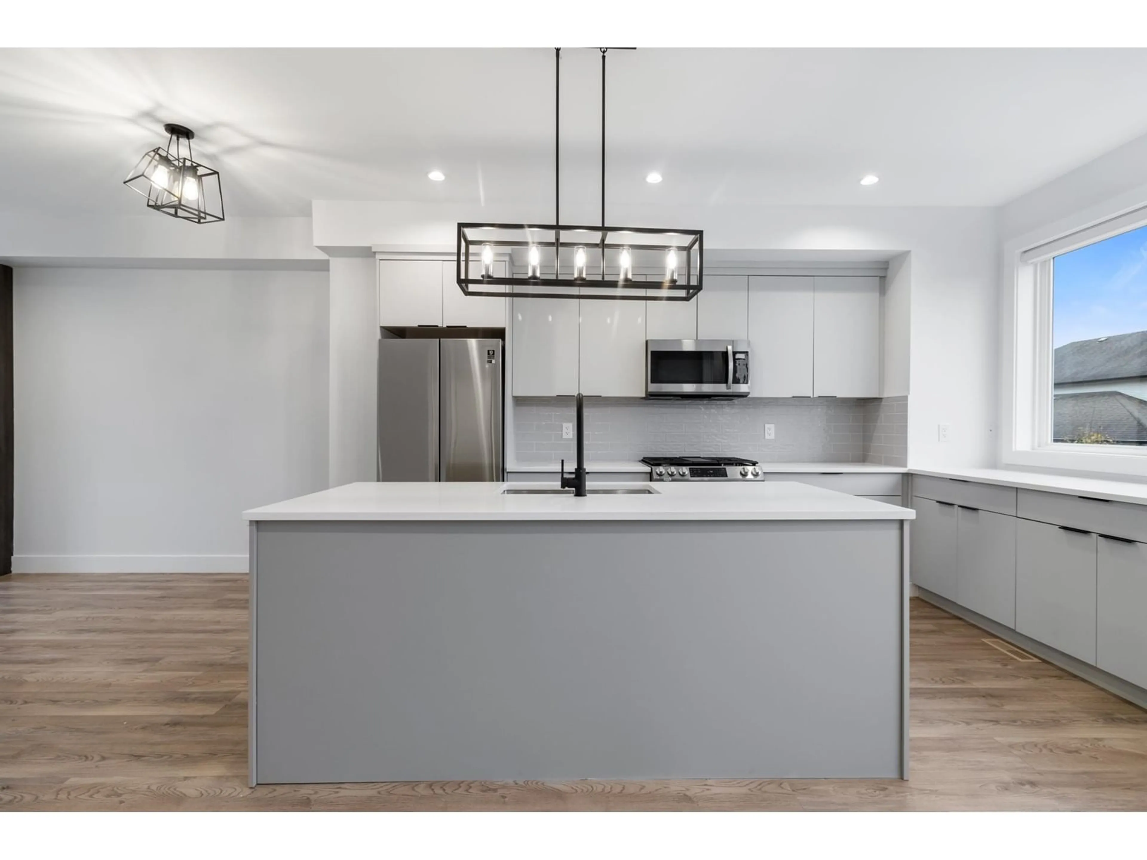 Open concept kitchen for 10 7050 188 STREET, Surrey British Columbia V4N3G6