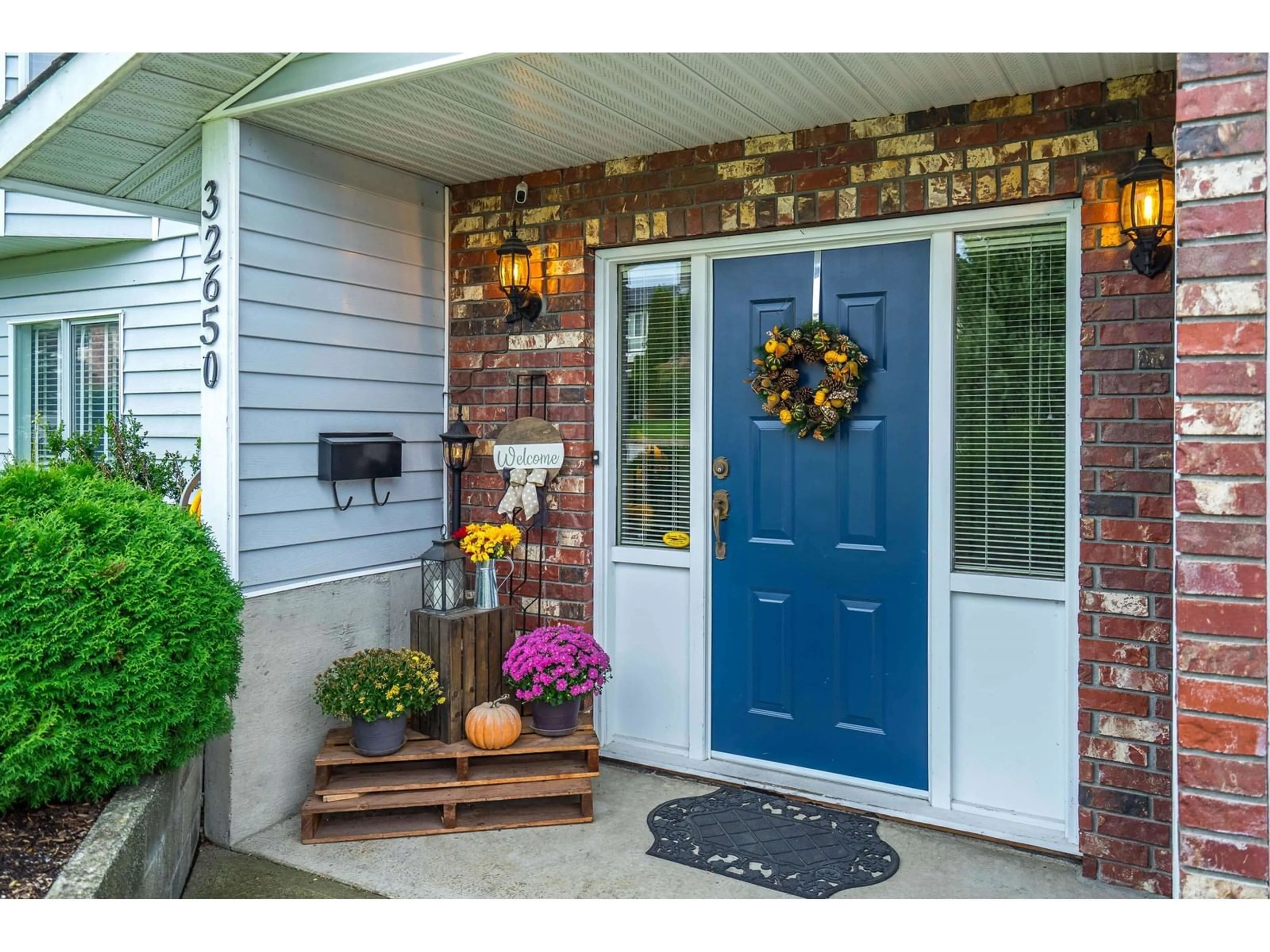 Indoor entryway for 32650 CHEHALIS, Abbotsford British Columbia V2T4Y7