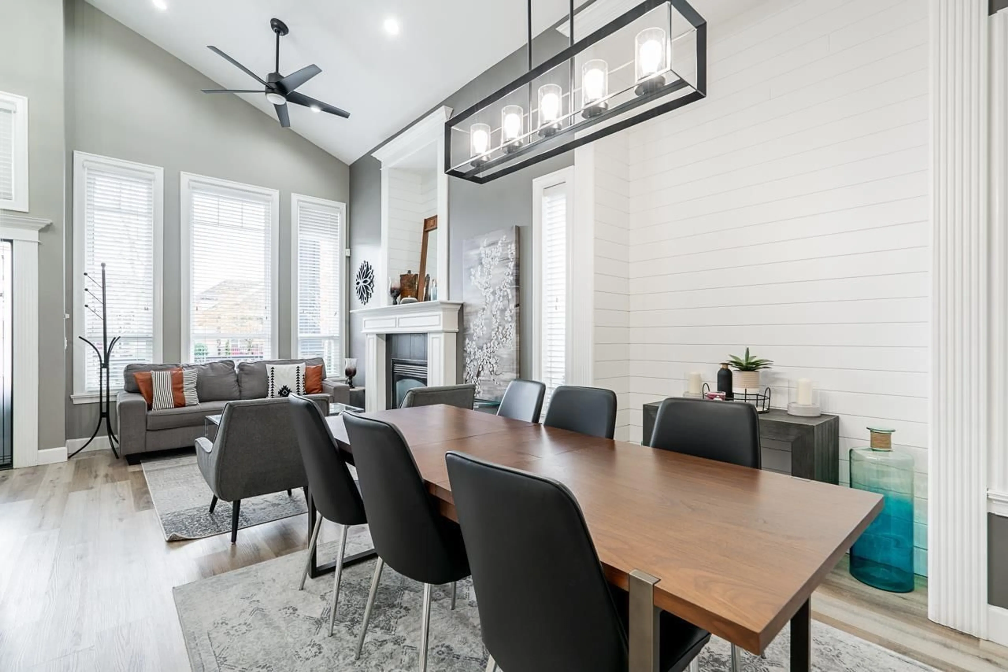 Dining room, wood floors for 7077 149A STREET, Surrey British Columbia V3S1K2