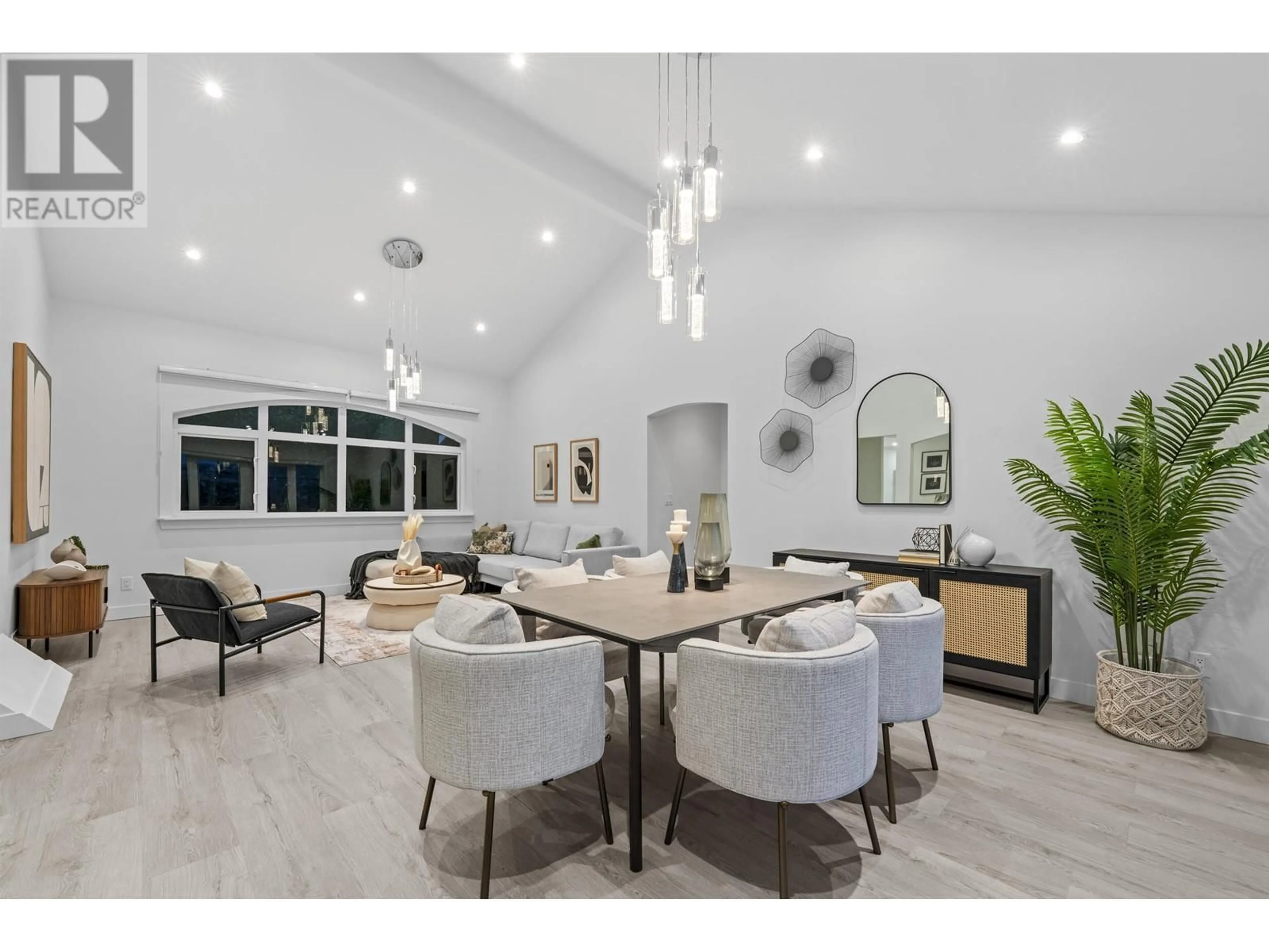 Dining room, wood floors for 4254 CADDY ROAD, North Vancouver British Columbia V7G1B7